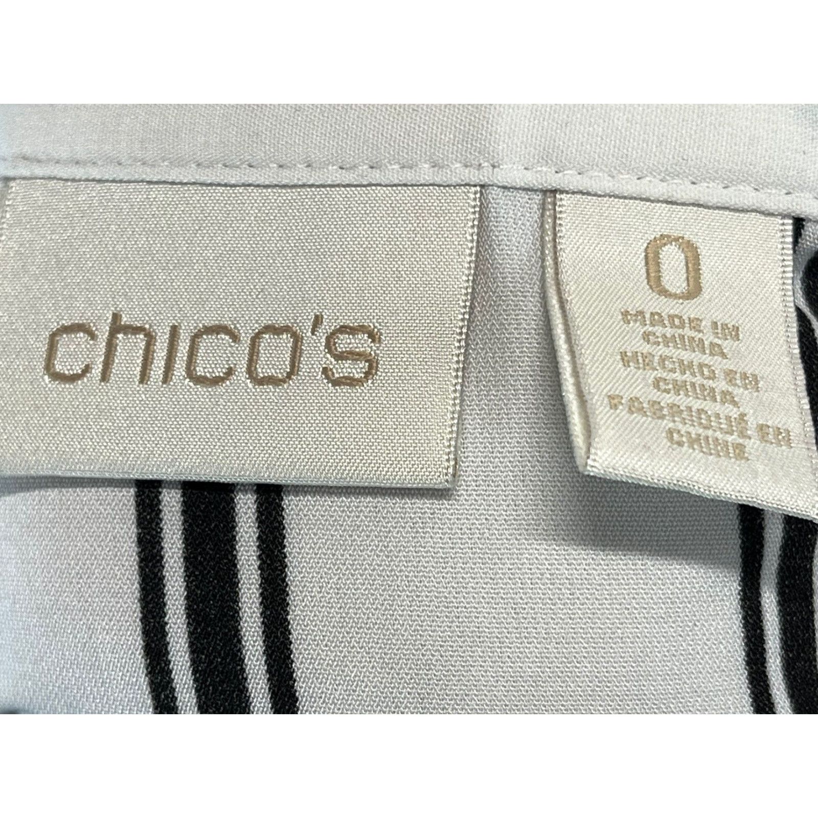 Vintage Chicos Striped Tunic Blouse Shirt Sz 0 US Small Womens Shark Bite Hem White Blac Size S / US 4 / IT 40 - 6 Thumbnail