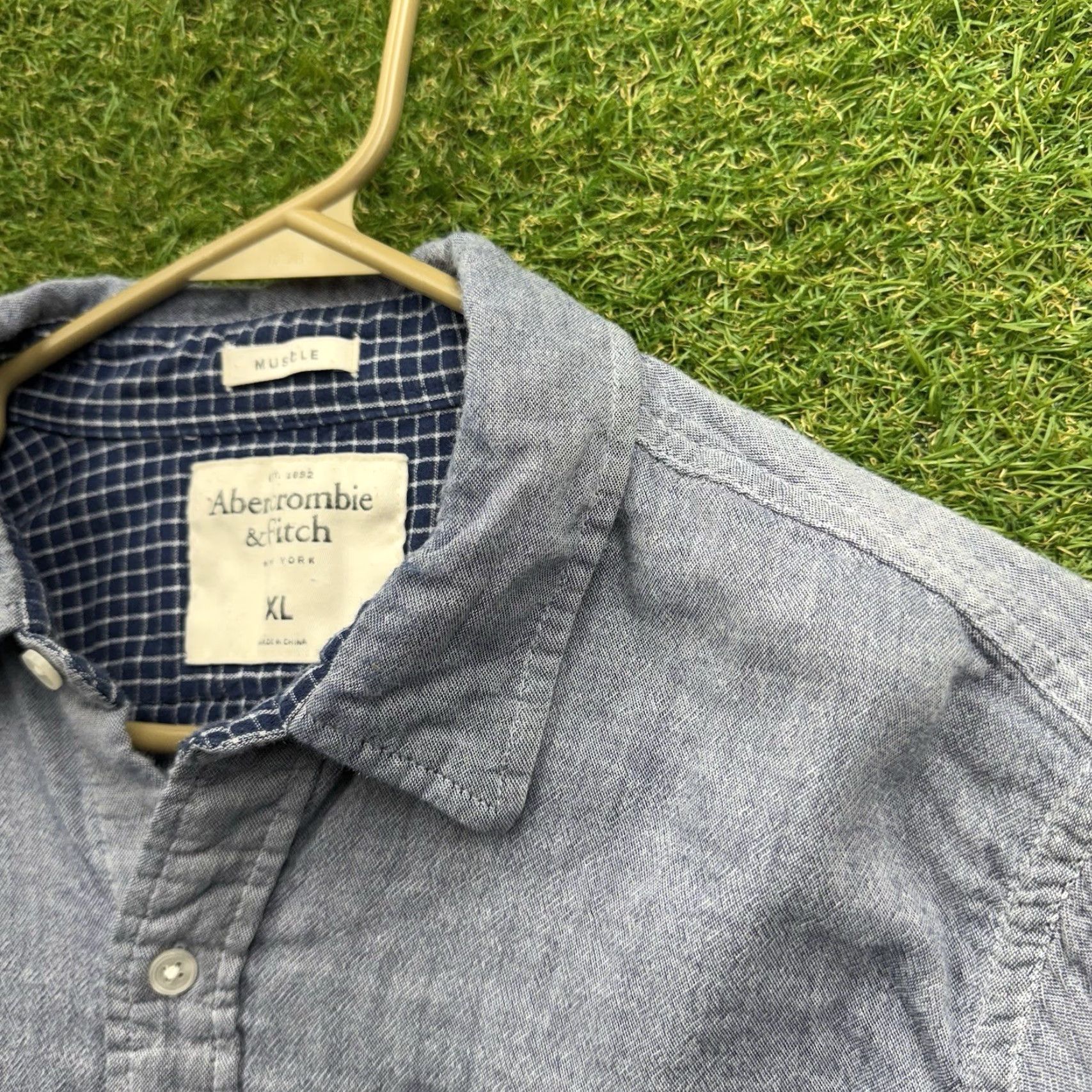 Abercrombie & Fitch Abercrombie & Fitch Shirt Mens XL Blue Chambray Button Up Y2K Preppy Muscle Size US XL / EU 56 / 4 - 2 Thumbnail