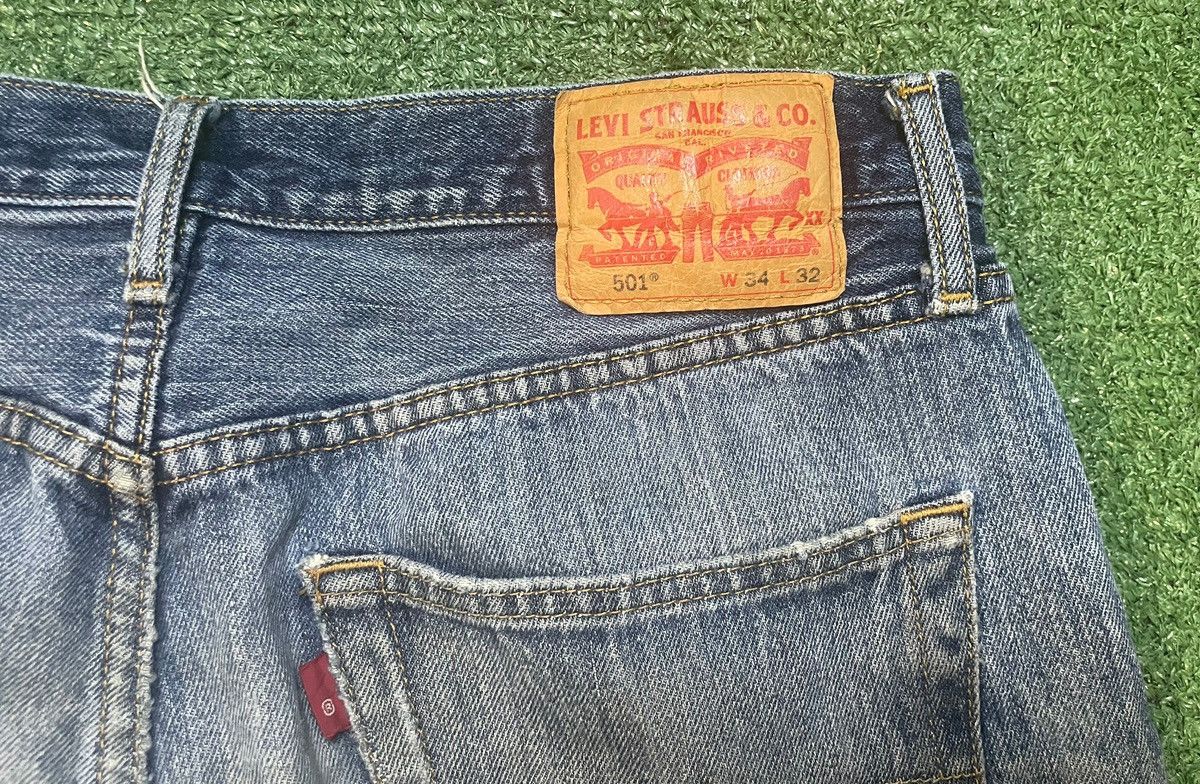 Levi's Vintage 1990s Levi 501 light wash jeans Size US 34 / EU 50 - 4 Thumbnail