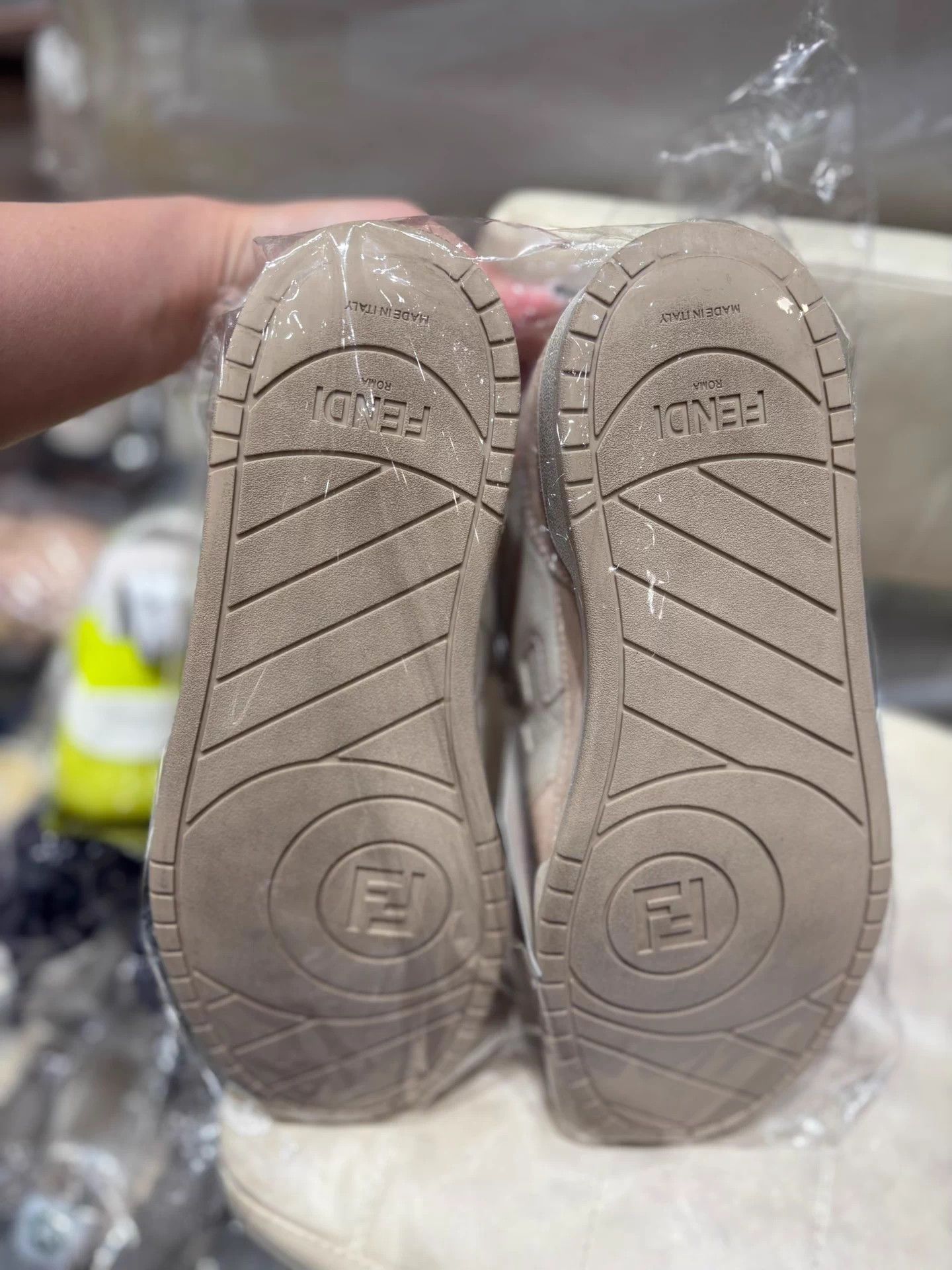 Fendi Fendi Match milk tea sneakers women's 38 98 new Size US 7.5 / IT 37.5 - 5 Thumbnail