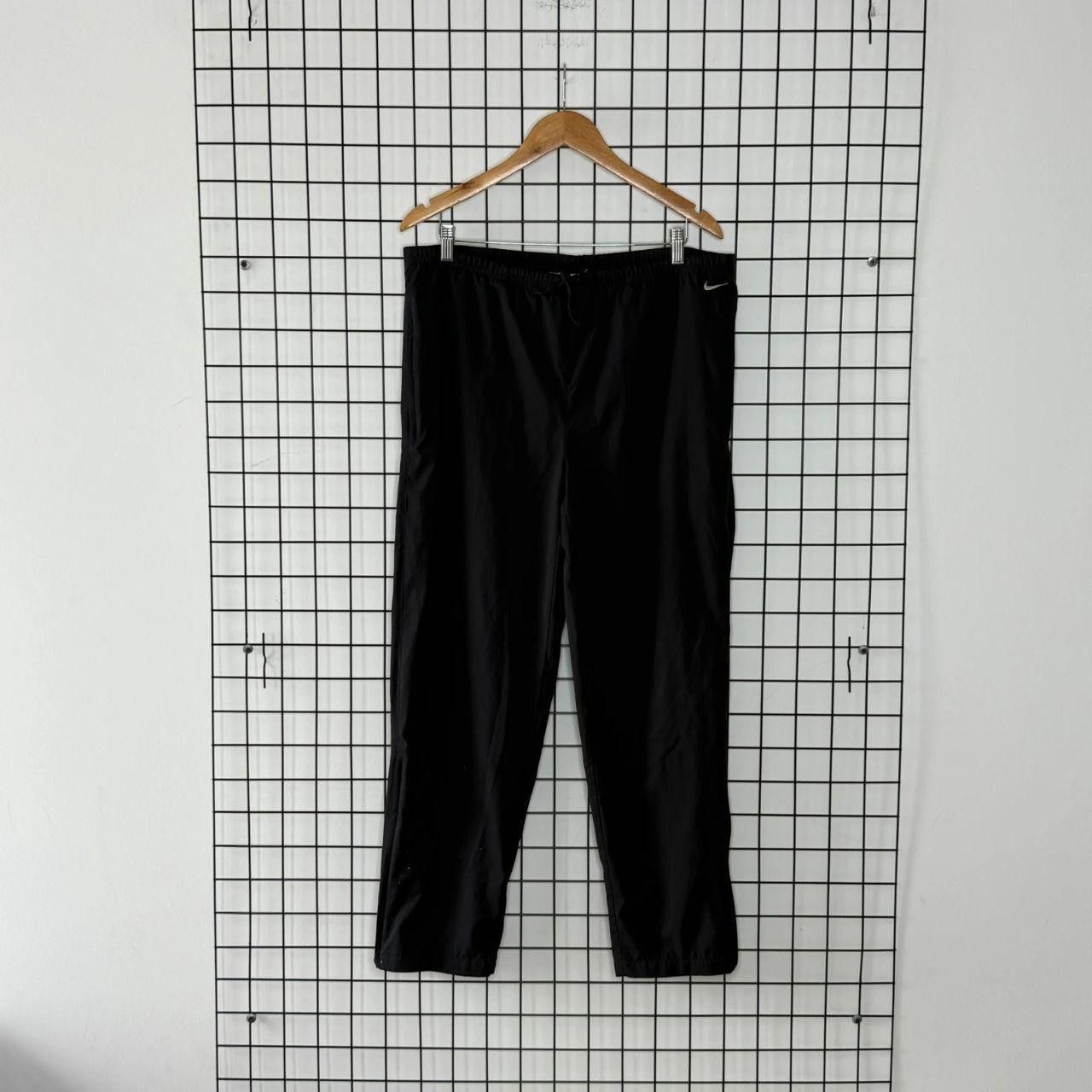 Nike Nike Trackpants Black Embroidred Swoosh Wide Leg Size US 32 / EU 48 - 1 Thumbnail