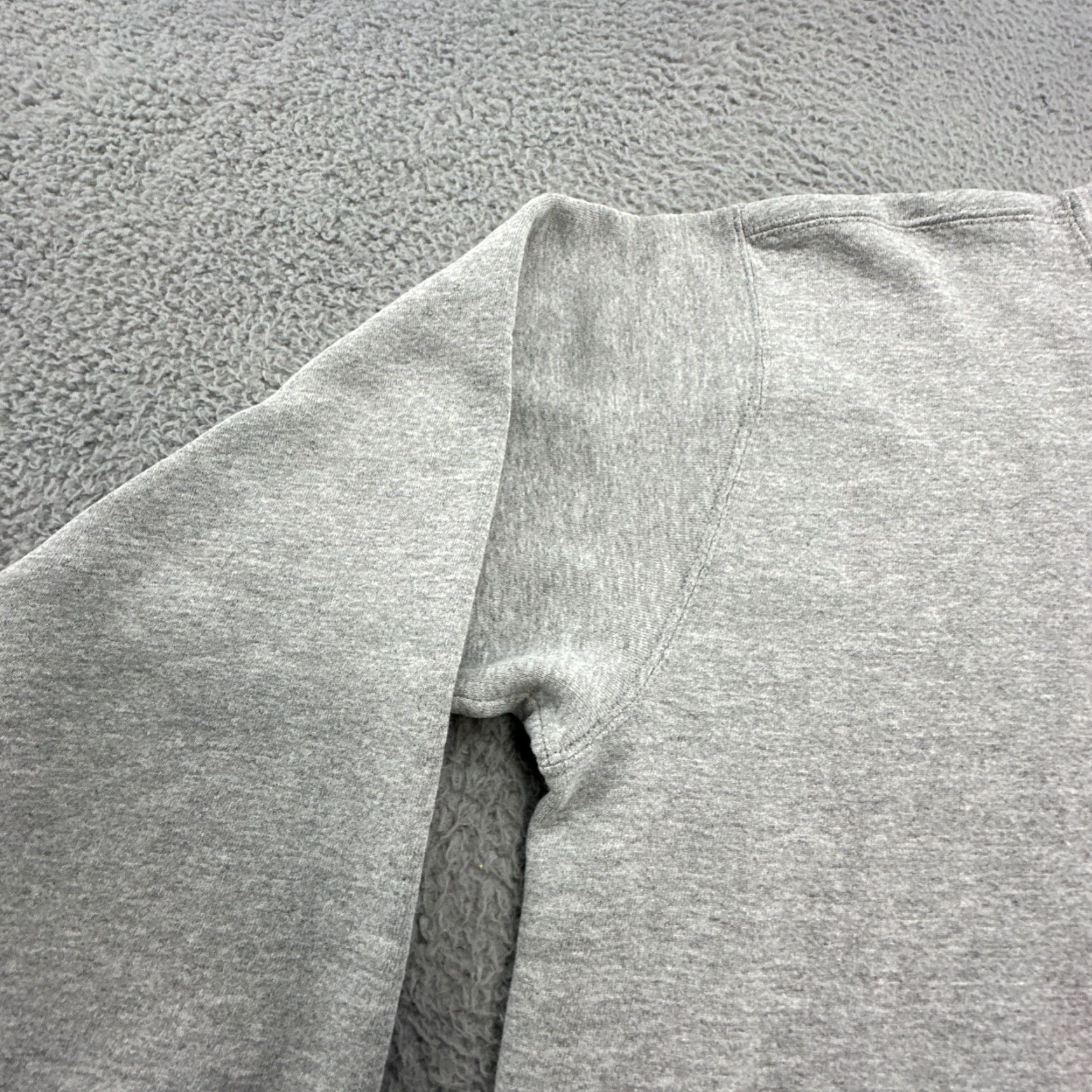 Nike VINTAGE Nike Gray Crewneck Sweatshirt XL Men Yellow Silver Tag Mini Swoosh 2000s Y2K Pullover Size US XL / EU 56 / 4 - 4 Thumbnail