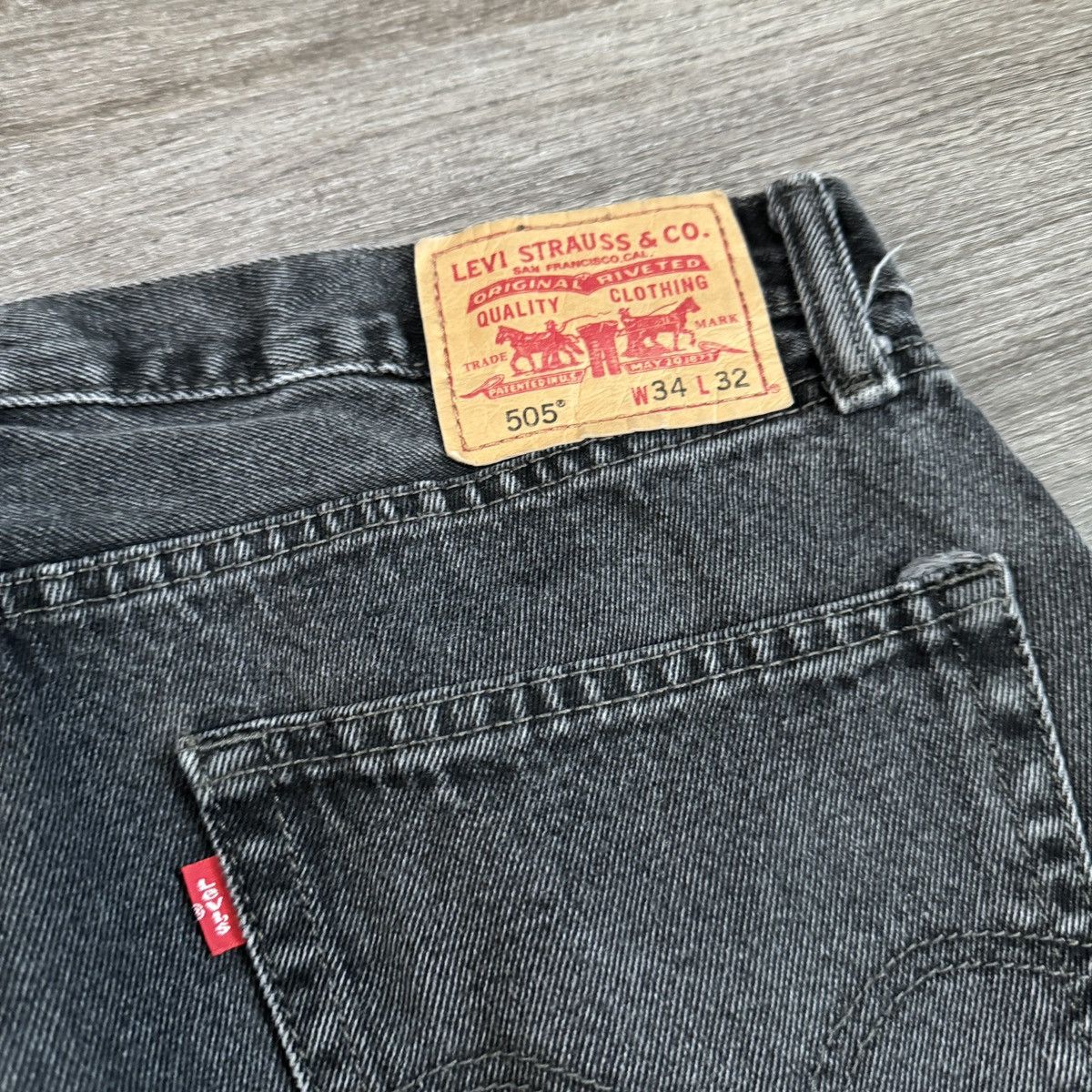 Levi's × StraightFaded × Vintage Vintage Y2K Levi’s 505 faded black wide leg jeans essential Size US 34 / EU 50 - 3 Thumbnail