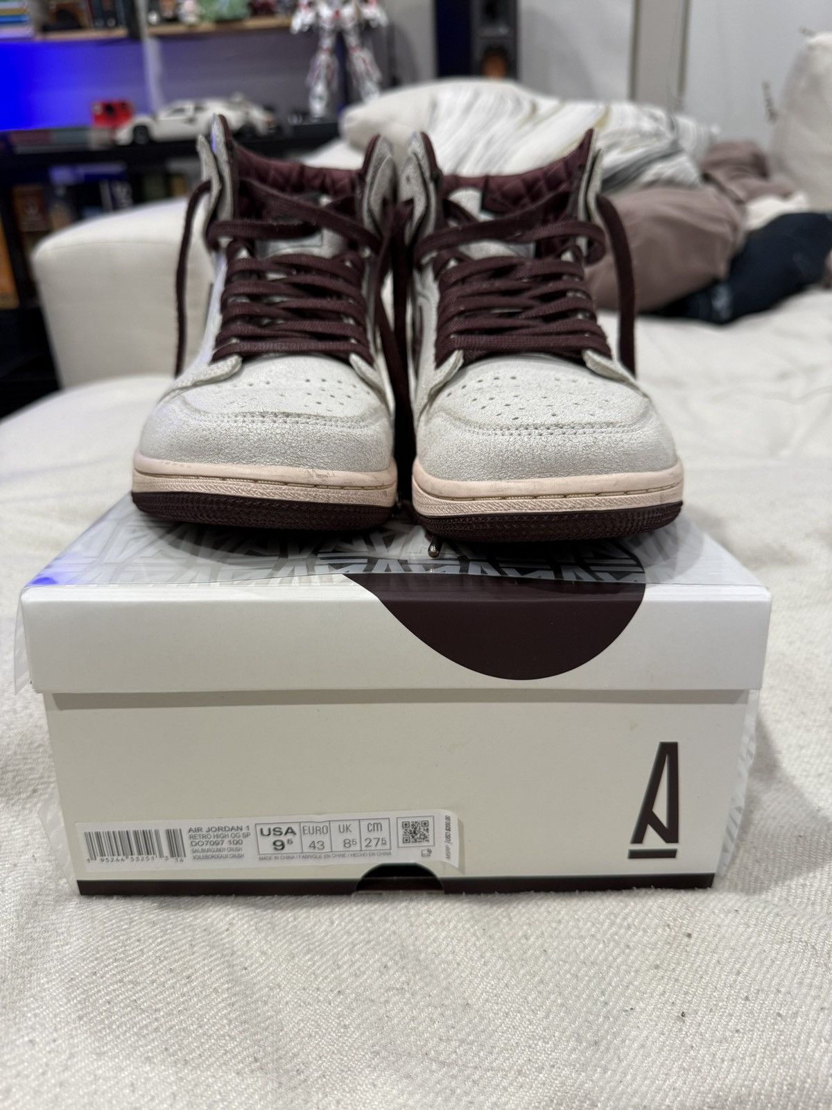 A Ma Maniere × Jordan Brand A Ma Maniere Air Jordan 1 High Sneakers 9.5 Size US 9.5 / EU 42-43 - 2 Thumbnail