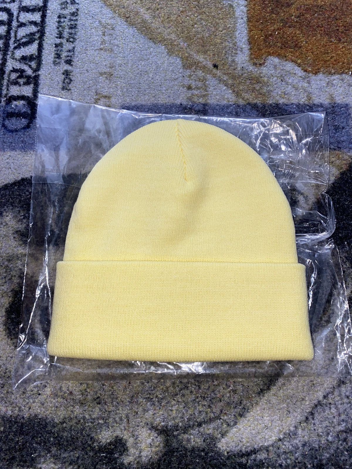 Supreme Supreme Crest Beanie Yellow Size ONE SIZE - 2 Thumbnail