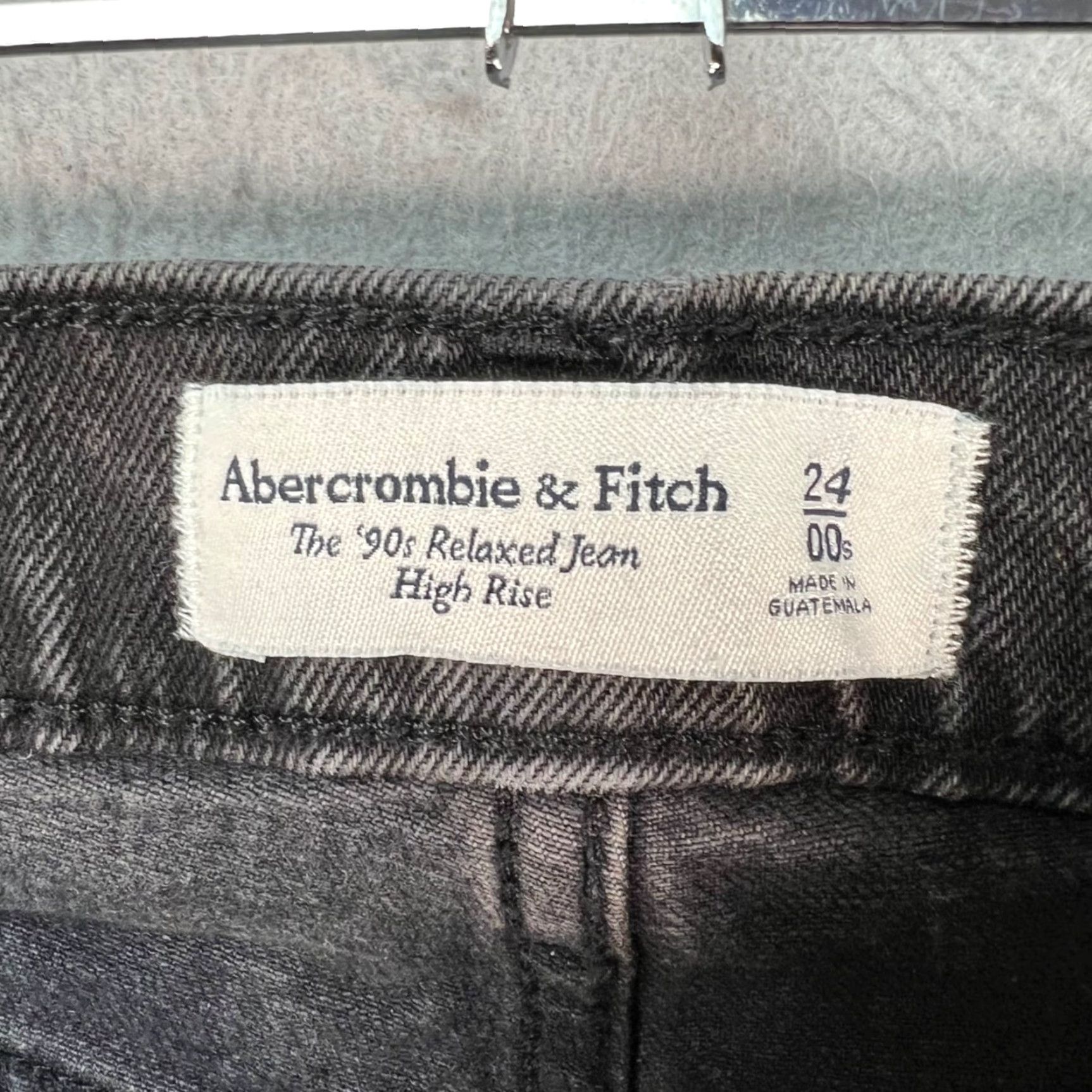 Abercrombie & Fitch Abercrombie & Fitch Jeans 90s Relaxed High Rise Black Frayed Hem Womens 24 / 00s Jeans Womens 24 Black 90s Abercrombie & Fitch Jeans Size 42" / US 20 - 3 Thumbnail