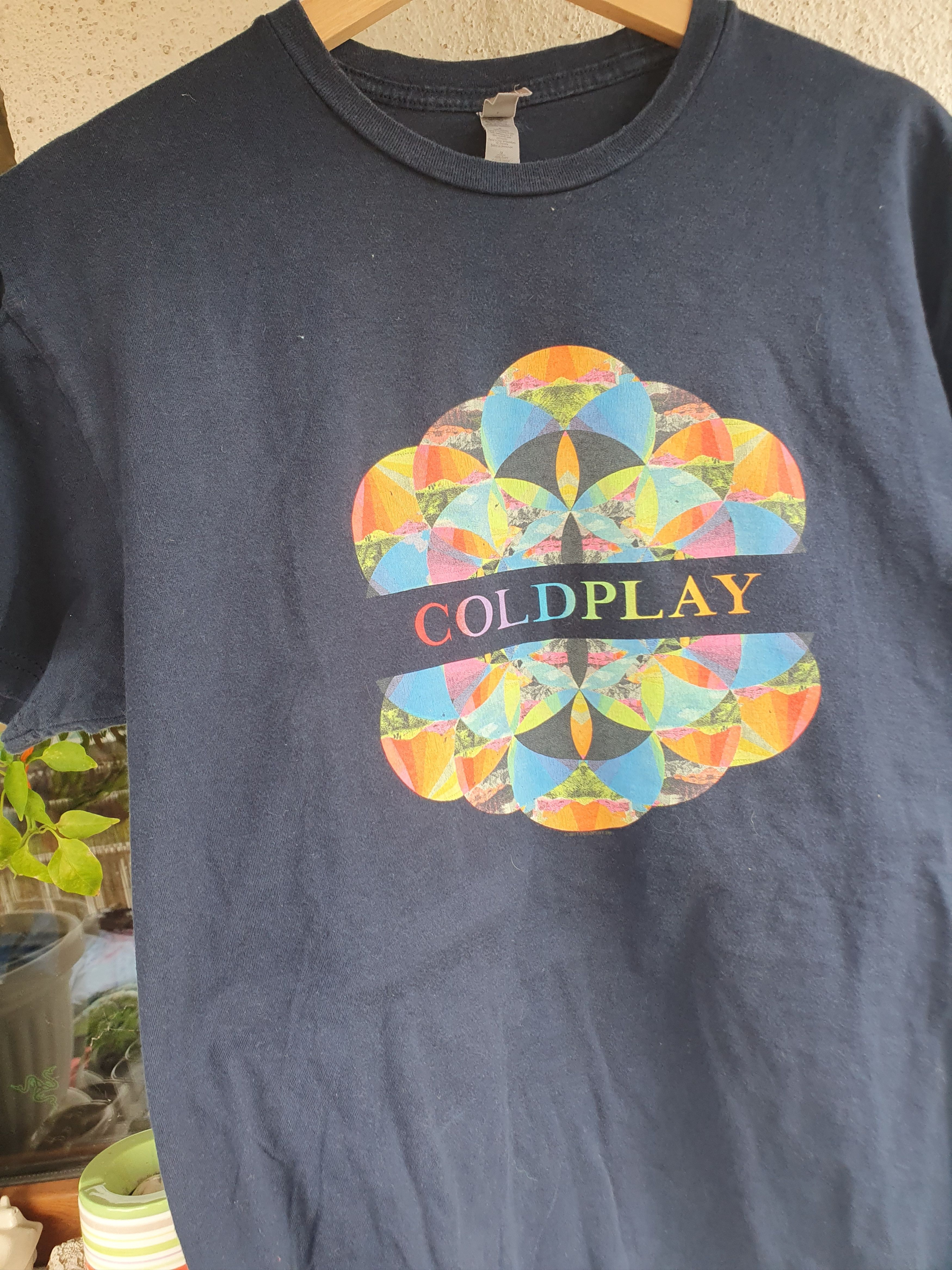 Band Tees Coldplay A Head Full Of Dreams 2017 Tour t-shirt sz M Size US M / EU 48-50 / 2 - 4 Thumbnail