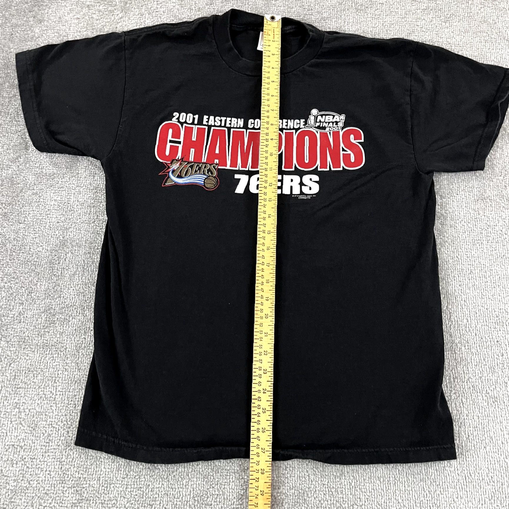 Delta VINTAGE Philadelphia 76ers Shirt Mens M 2001 Eastern Conference Champions Black Cotton Graphic Print Logo Crew Neck Short Sleeve T-Shirt Men Size US M / EU 48-50 / 2 - 5 Thumbnail