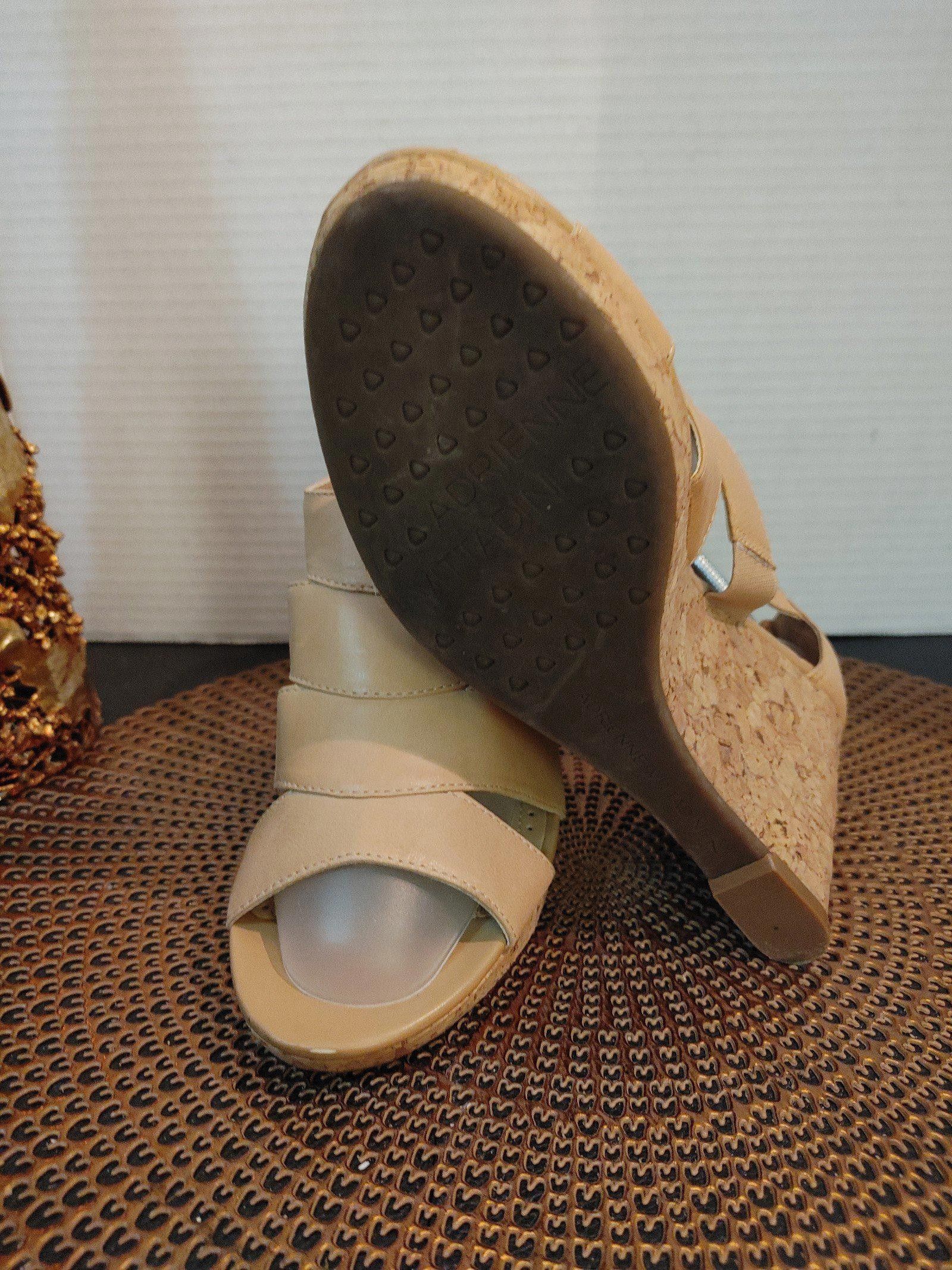 Designer Adrienne Vittadini Cate Wedge Nude Sandals Size 7.5 Size US 7.5 / IT 37.5 - 6 Thumbnail