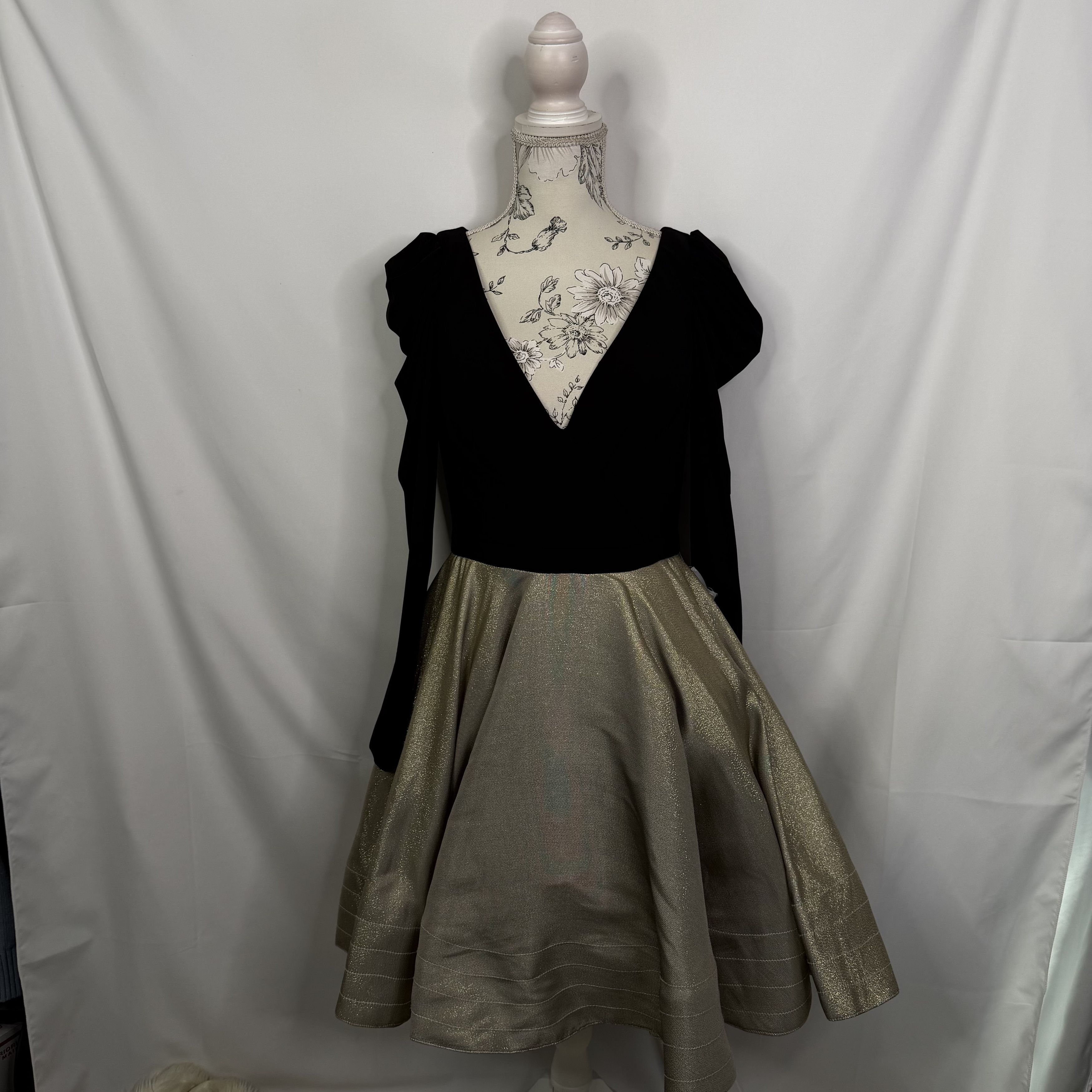 Mac Duggal Mac Duggal Black Metallic Puff Sleeve Cocktail Dress Size M / US 6-8 / IT 42-44 - 10 Thumbnail
