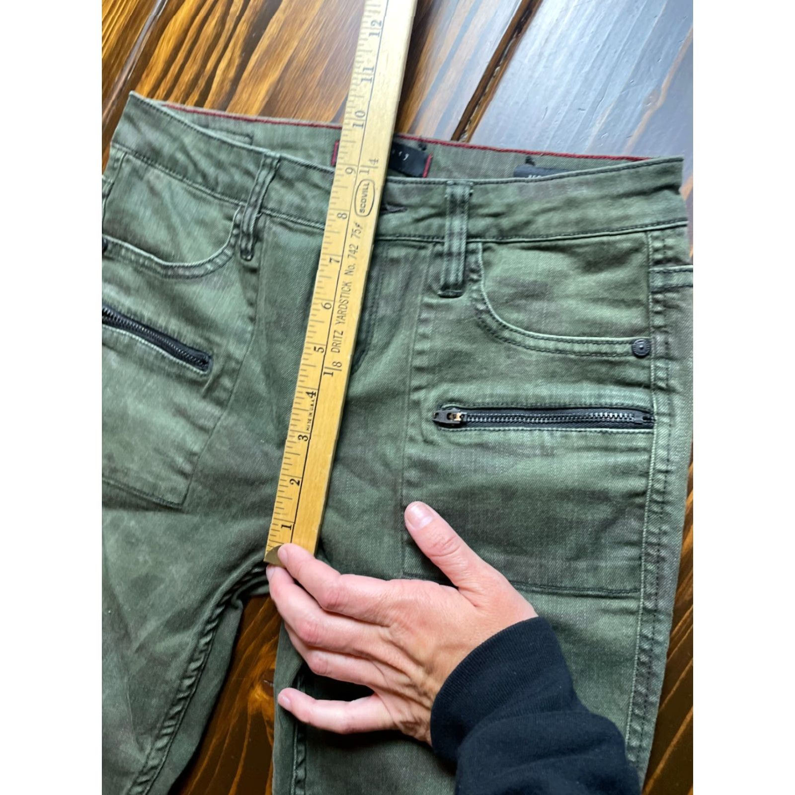 Sanctuary VINTAGE? (No) Sanctuary Jeans Women's Size 25 Green Camouflage Ace Utility Pockets Jeans Size 42" / US 20 - 5 Thumbnail