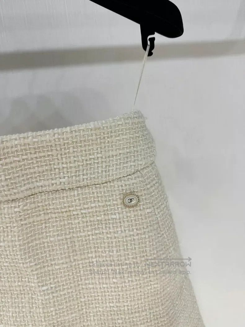 Chanel Chanel Milky white woven twill tweed skirt Size 24" / US 00 / IT 34 - 2 Thumbnail