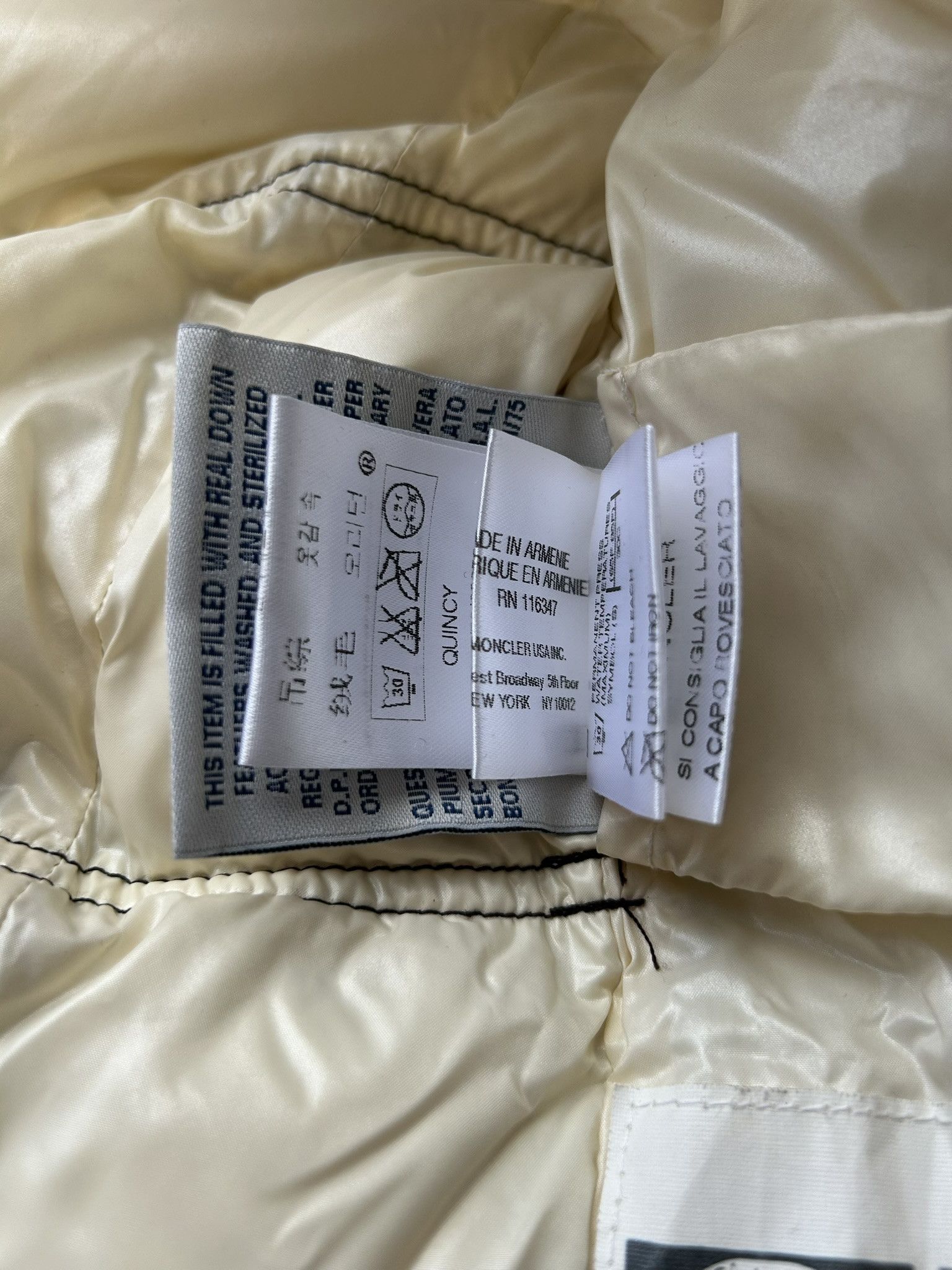 Moncler Moncler quincy hooded puffer jacket with badge Size XS / US 0-2 / IT 36-38 - 19 Thumbnail
