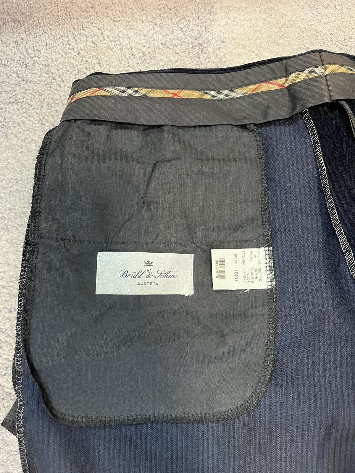Burberry Burberry London Men’s Corduroy Pants Vintage Jeans Navy Blue Size US 36 / EU 52 - 9 Thumbnail