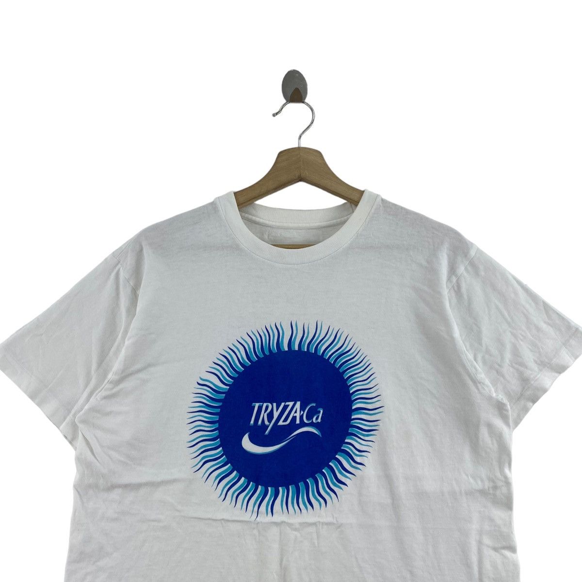 Vintage Vintage 90s TRYZA CA Instruments Big Brand Print White Size US M / EU 48-50 / 2 - 2 Thumbnail