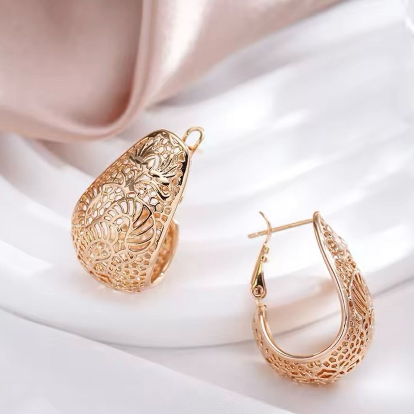 Other 585 Rose Gold Color Glossy Earrings Size ONE SIZE - 4 Thumbnail