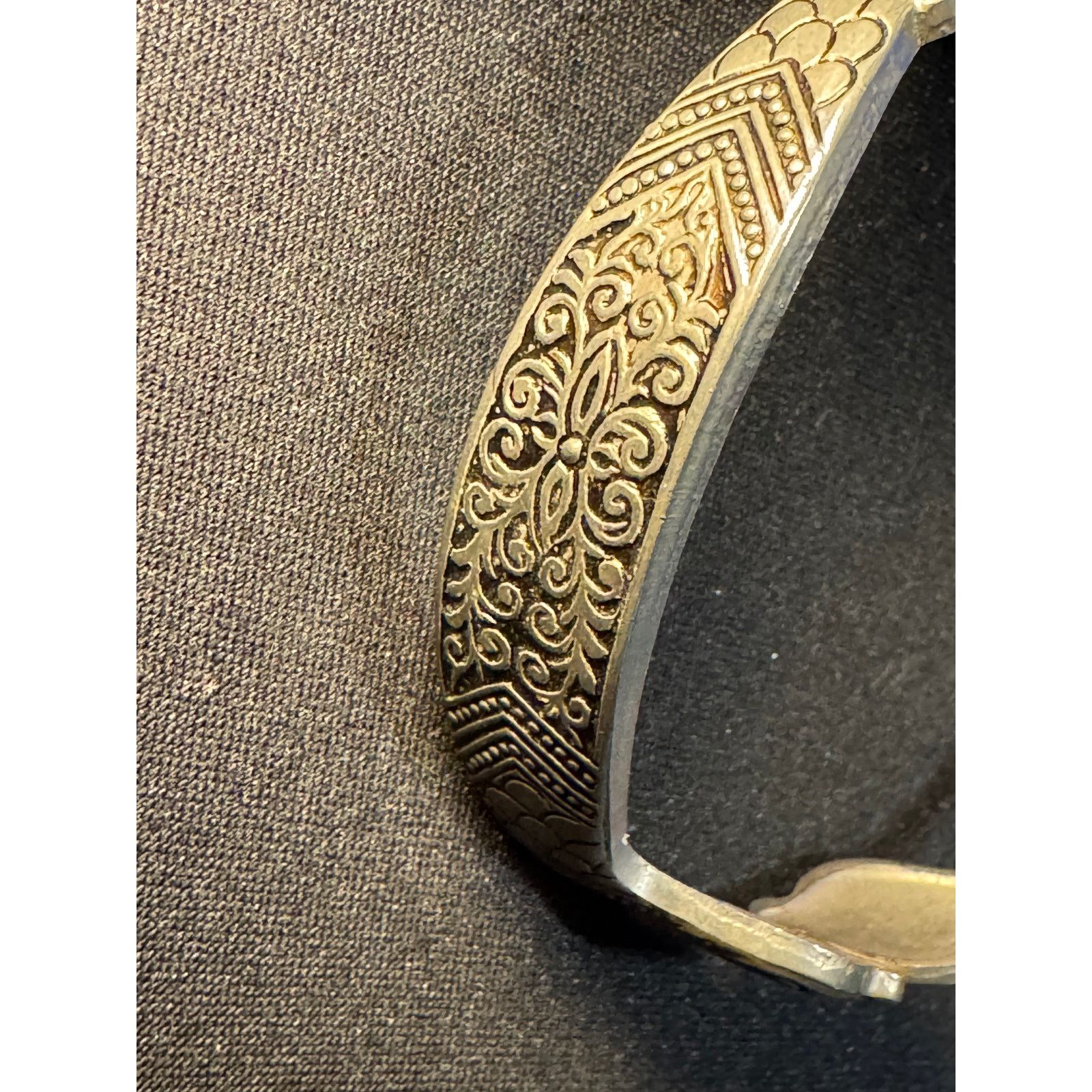 Other Silver Tone Hinged Snake Bracelet Etched Vintage 7in Size ONE SIZE - 5 Thumbnail