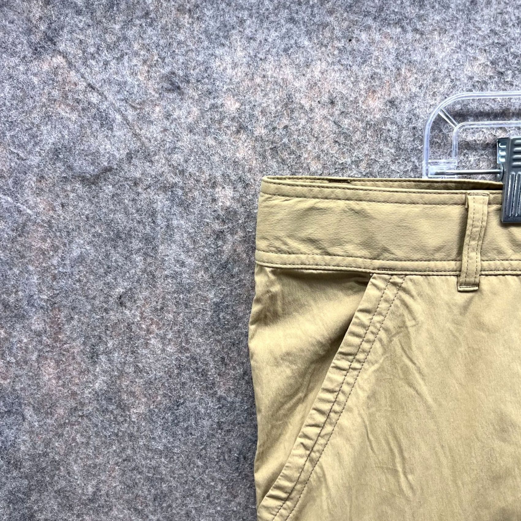 Vintage REI Co-op Pants Mens 40x30 Khaki Cargo Straight Front Beig e Nylon Zip Vintage 131002 Baggy? Size US 40 / EU 56 - 7 Thumbnail