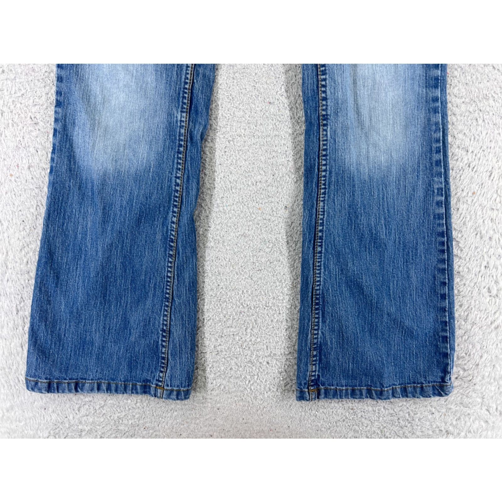 Vintage No Boundaries Jeans Womens 13 Flared Denim 30x30 Light Wash Cotton 5-Pocket Stretch Womens Size 34" / US 12 / IT 48 - 2 Thumbnail