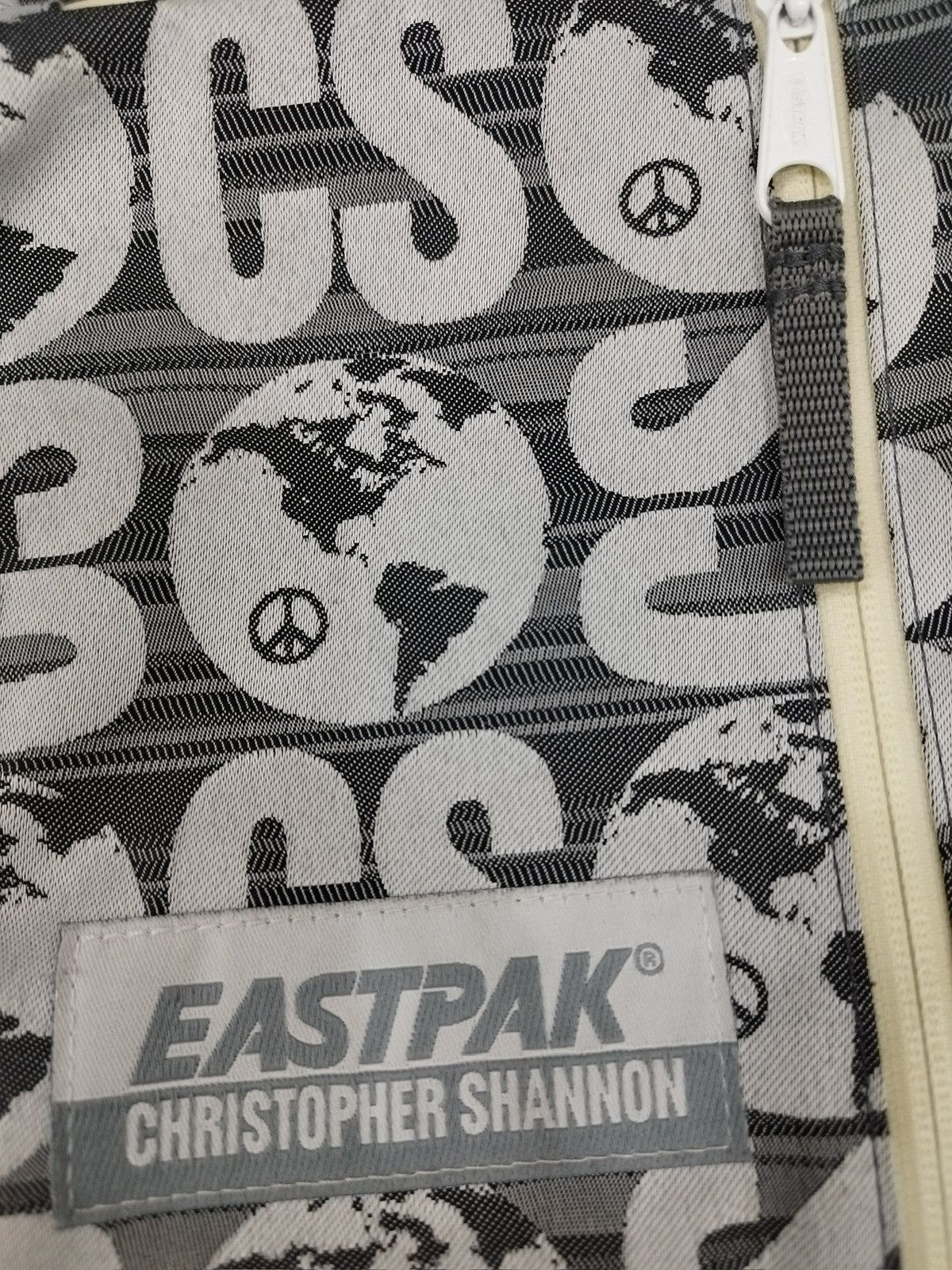 Eastpak Eastpak Christopher Shannon Messenger Bag 2011 Size 26 - 2 Thumbnail