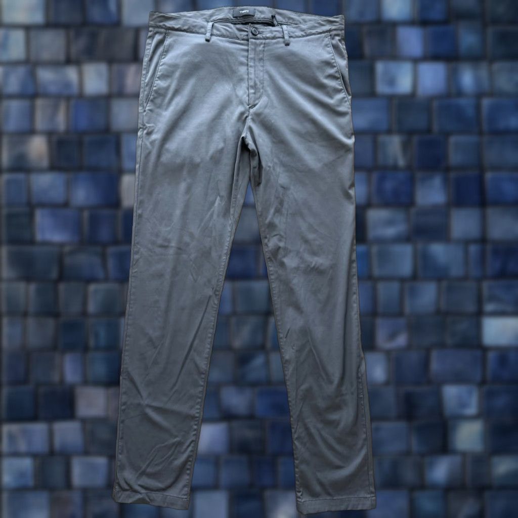 Theory Theory Performance Chino Pants Mens 32 Gray Slim Precision Tech Golf Trousers Size US 32 / EU 48 - 1 Thumbnail