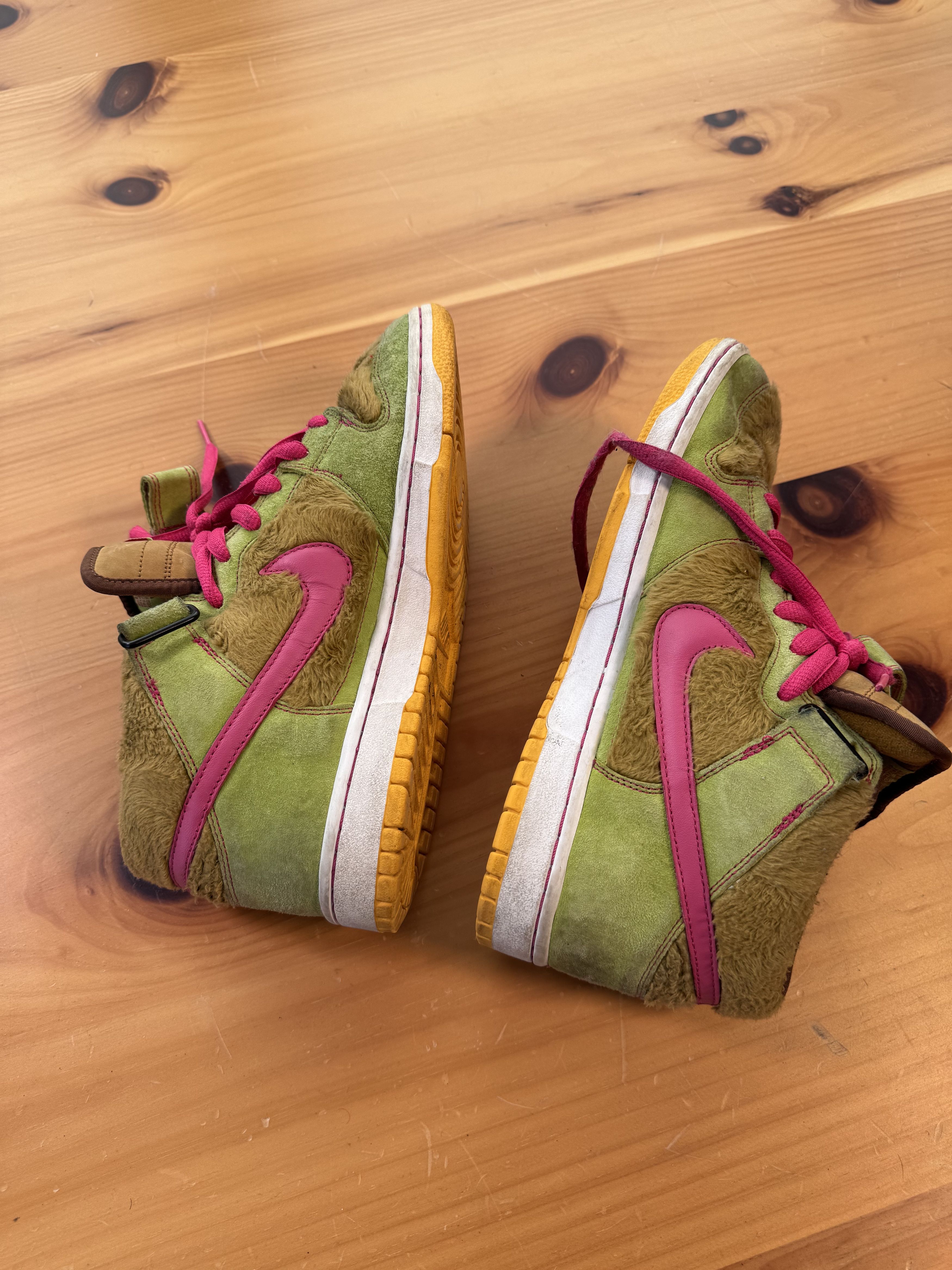 Nike (2006) Nike SB Dunk High The Three Bears ‘Mama Bear’ Size US 10 / EU 43 - 12 Thumbnail