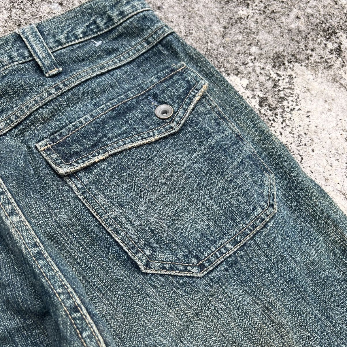 Japanese Brand “RARE” VINTAGE FADED BLUE JEANS WITH RARE ANGLED POCKETS Size US 33 - 21 Thumbnail