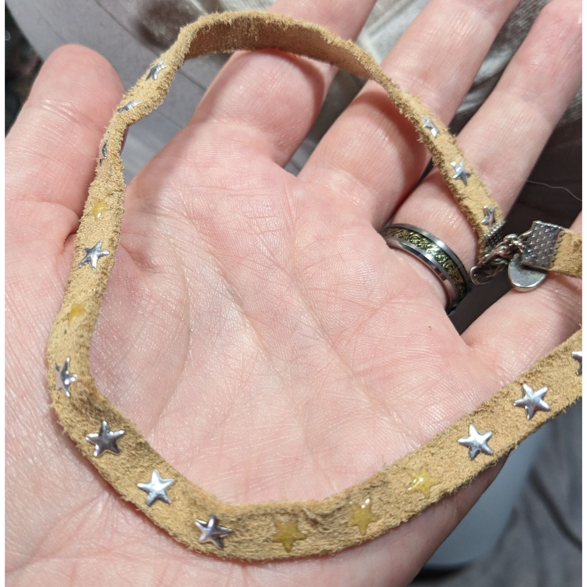 Other Festival Ready Tan Suede Star Choker Necklace Size ONE SIZE - 3 Thumbnail