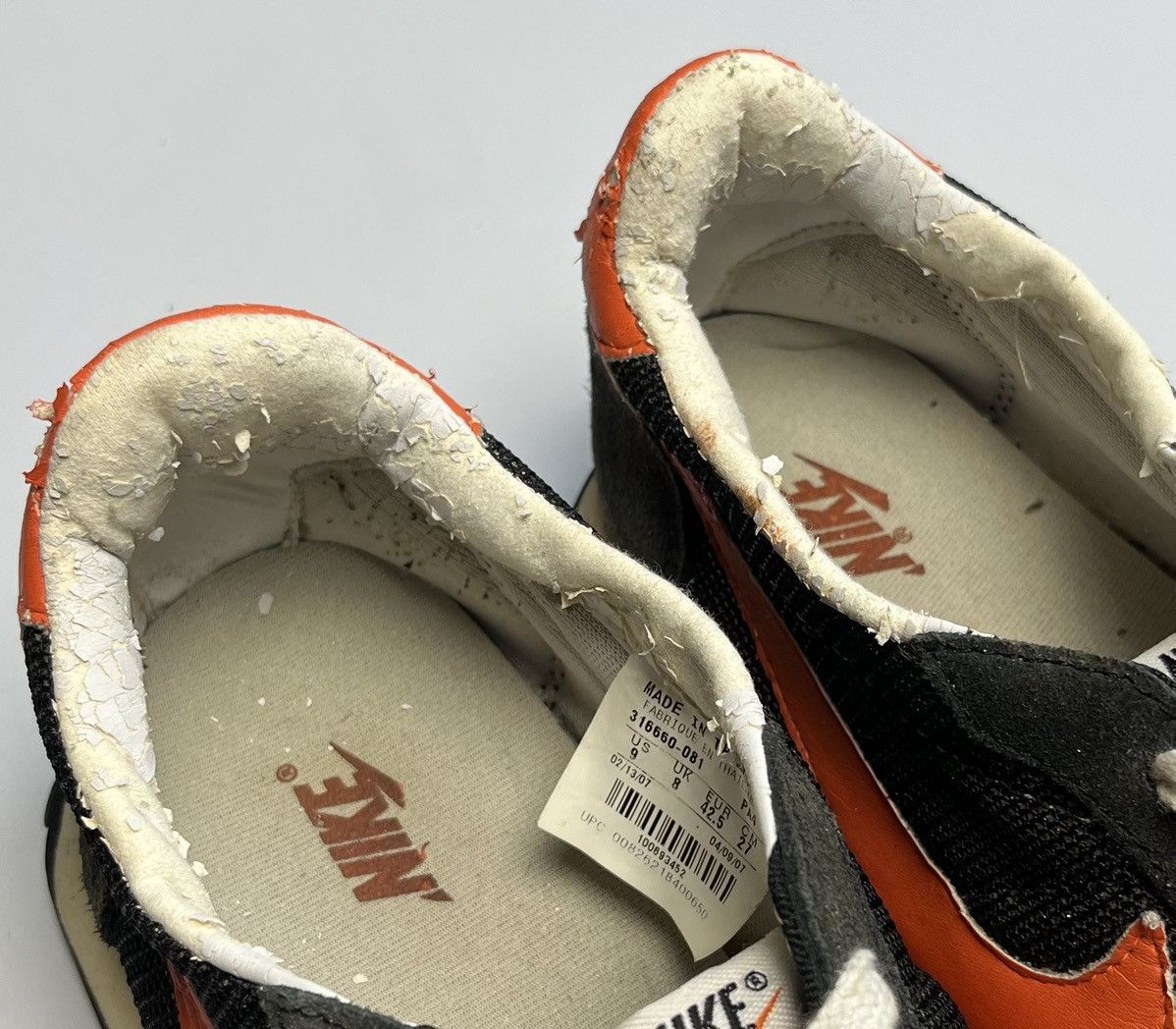 Nike Nike Vintage Waffle Racer 2007 Black Orange Size US 9 Size US 9 / EU 42 - 13 Thumbnail