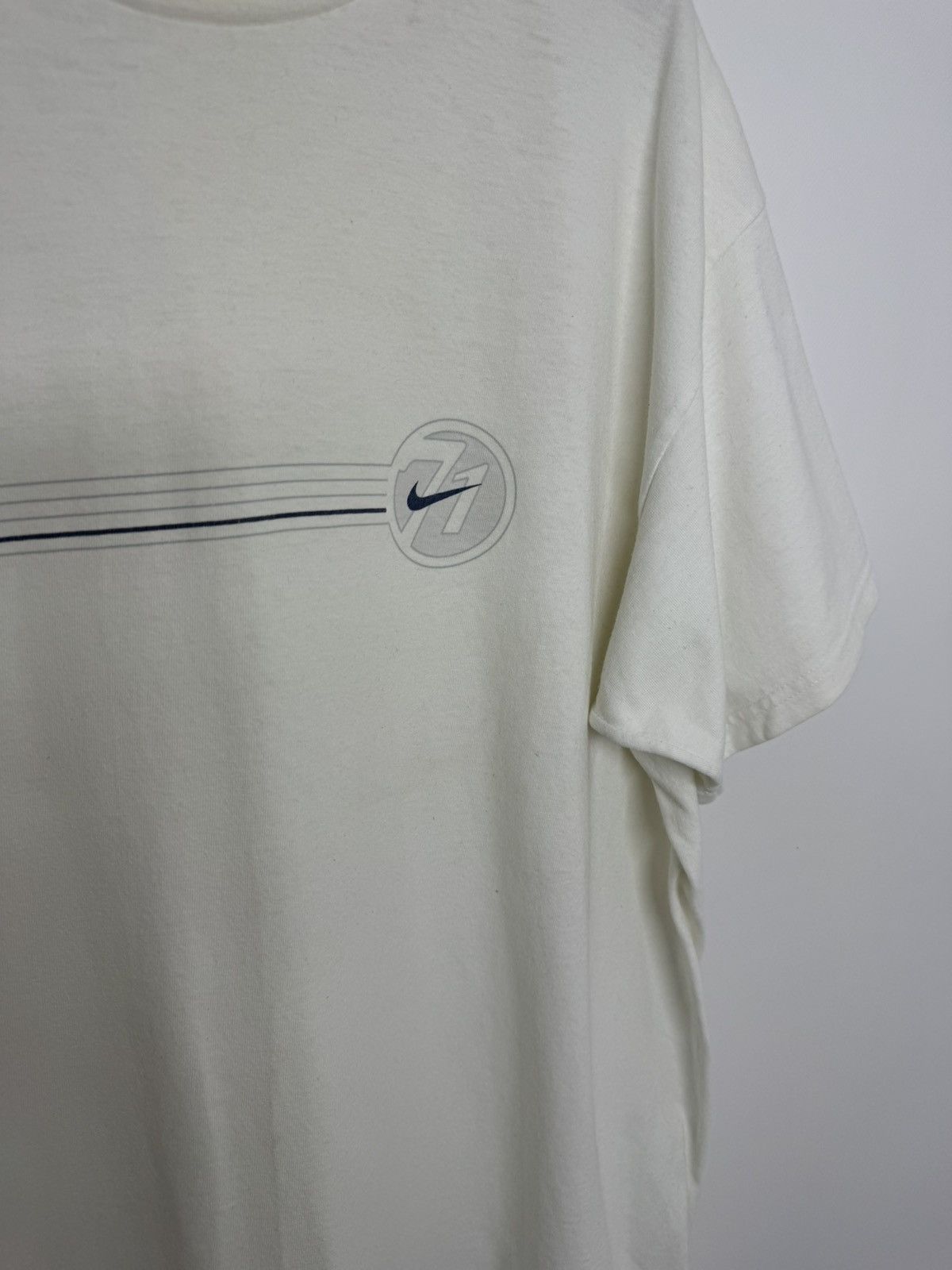 Nike Vintage Nike Y2k t shirt swoosh logo 00’s Size US L / EU 52-54 / 3 - 8 Thumbnail