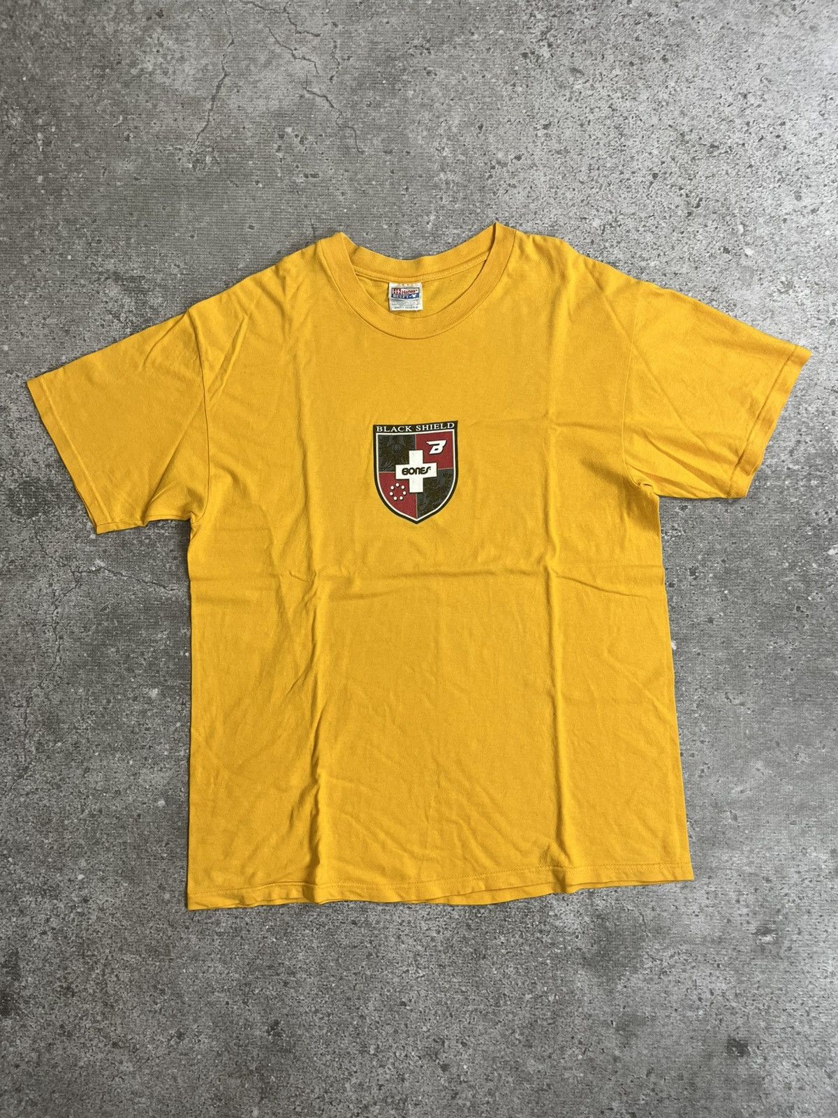 Bones Vintage Bones Black Shield Skateboard T-shirt Size US L / EU 52-54 / 3 - 1 Thumbnail
