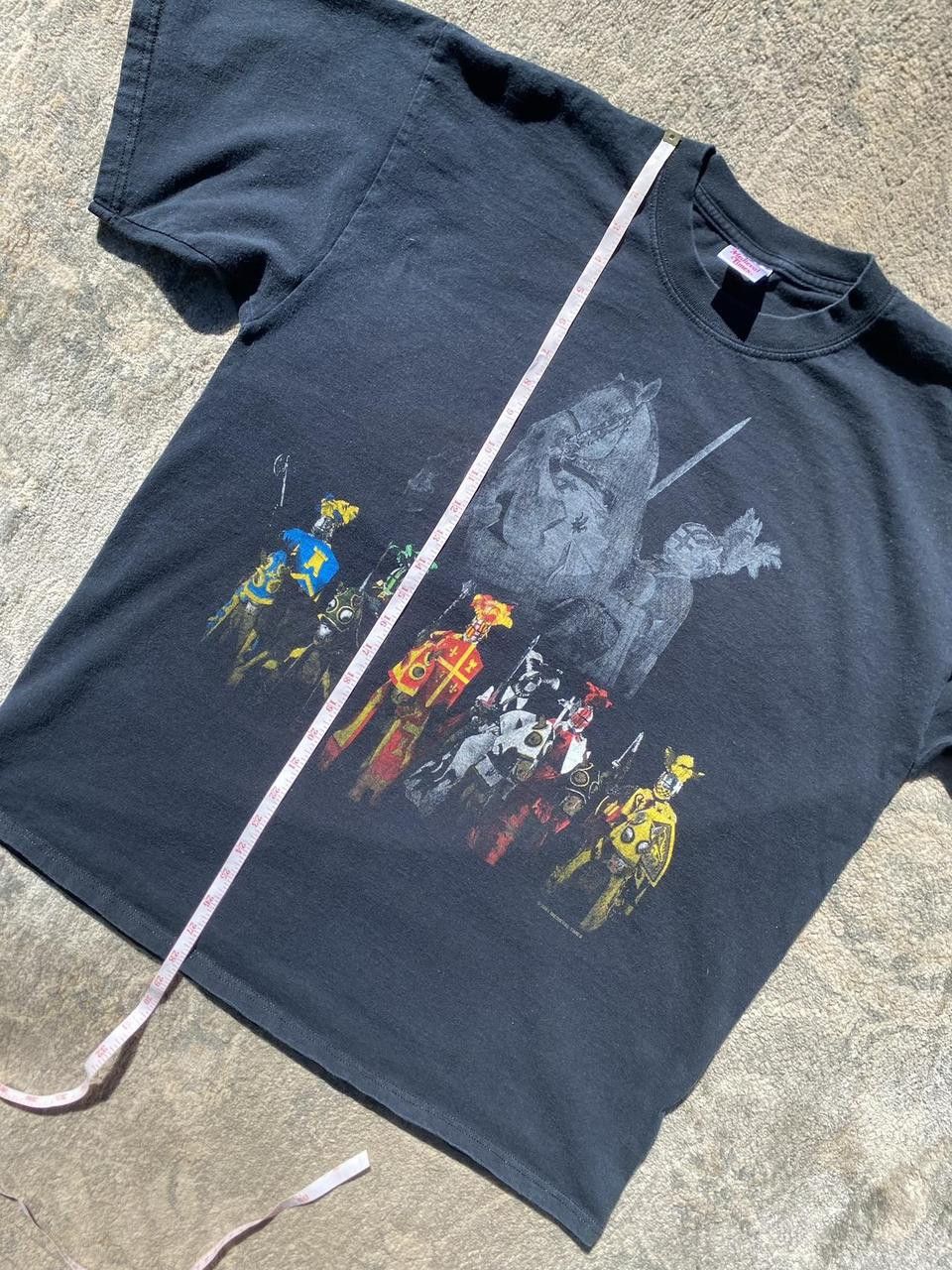 Vintage Vintage 2001 Medieval Times Black Knights Graphic Tee XL Size US XL / EU 56 / 4 - 1 Thumbnail