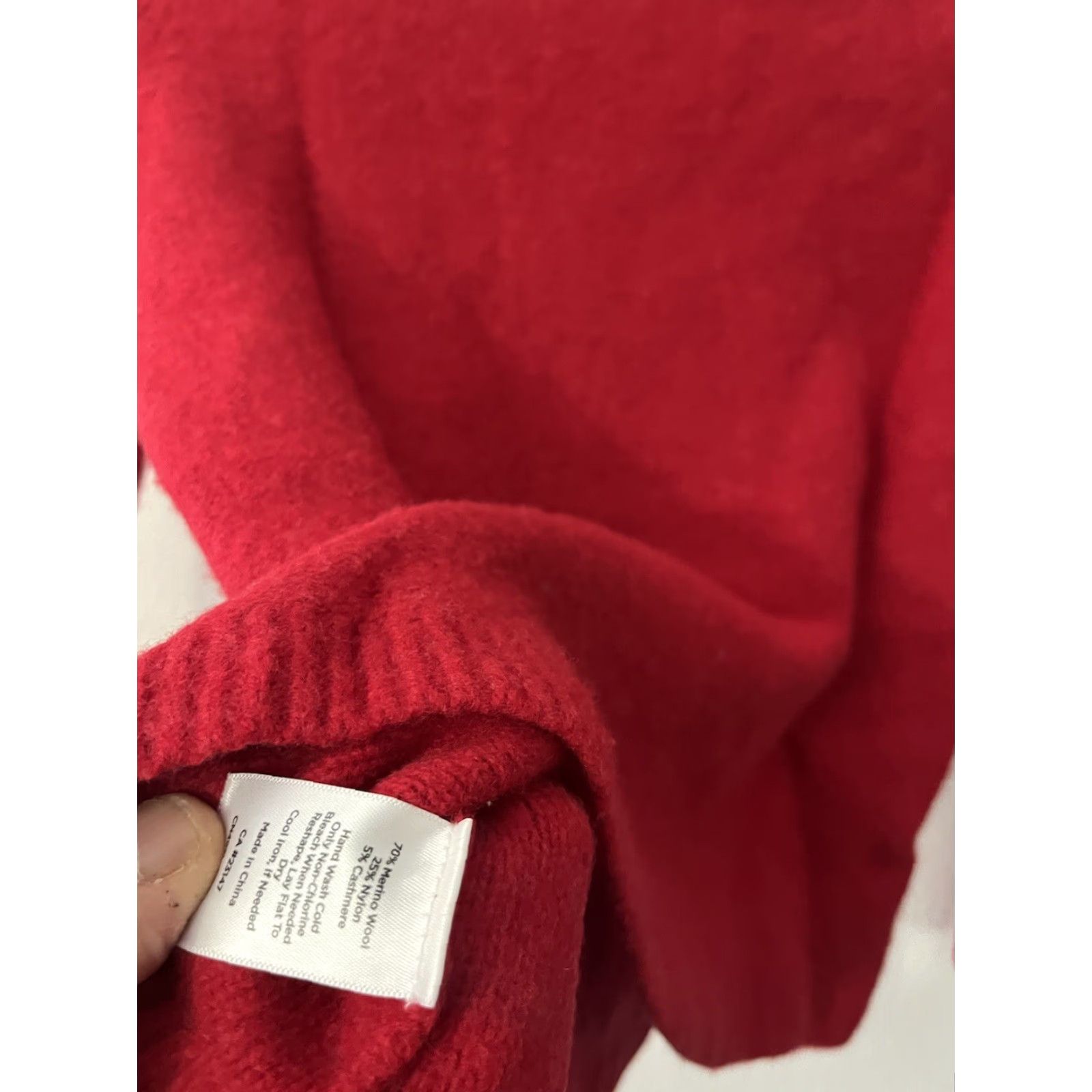 Talbots Talbots Women's PM Merino Wool Cashmere Blend Cable Knit Boat Neck Sweater Red, Pullover, Lightweight, 90s Style, Petite Department Size M / US 6-8 / IT 42-44 - 4 Thumbnail