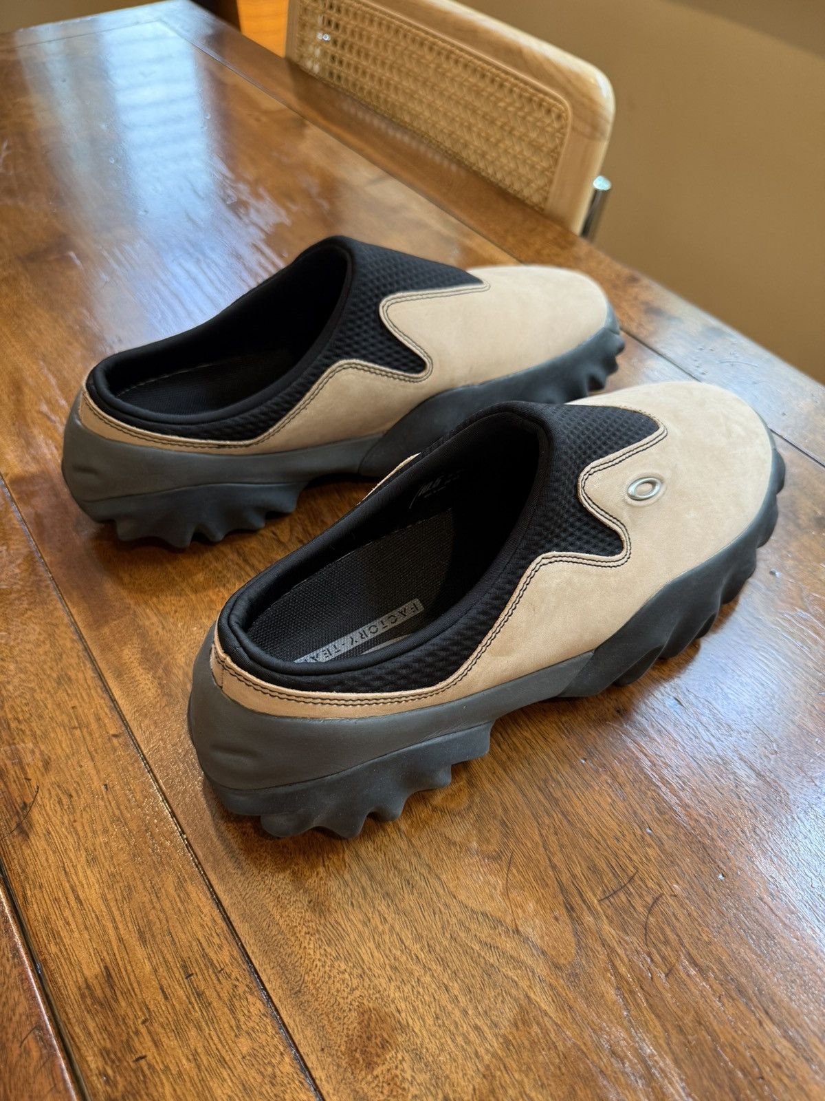 Brain Dead × Oakley Oakley Brain Dead Chop Mule Size US 10.5 / EU 43-44 - 3 Thumbnail
