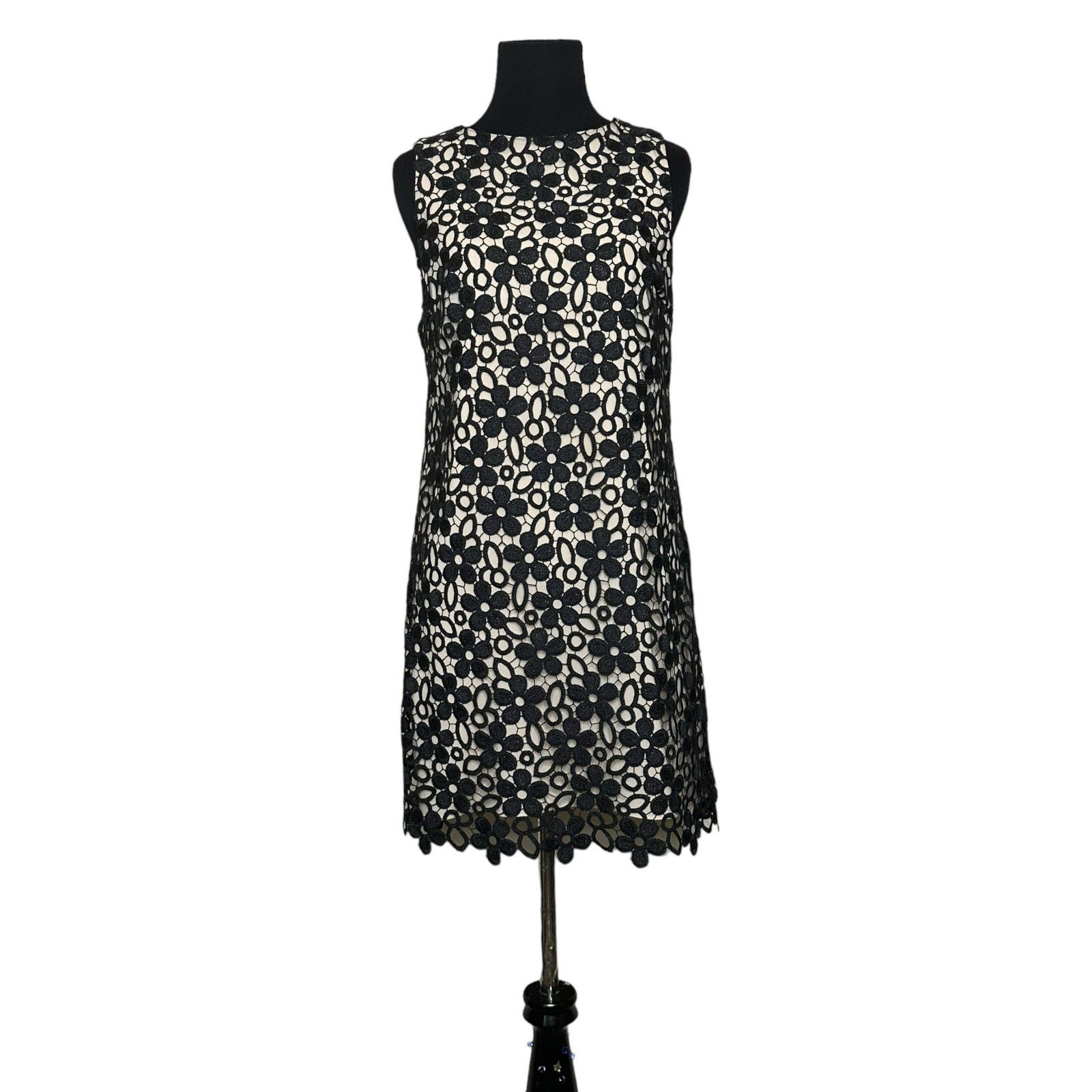 Alice + Olivia Alice + Olivia Clyde floral lace sheath mini dress size 4 Size S / US 4 / IT 40 - 16 Thumbnail