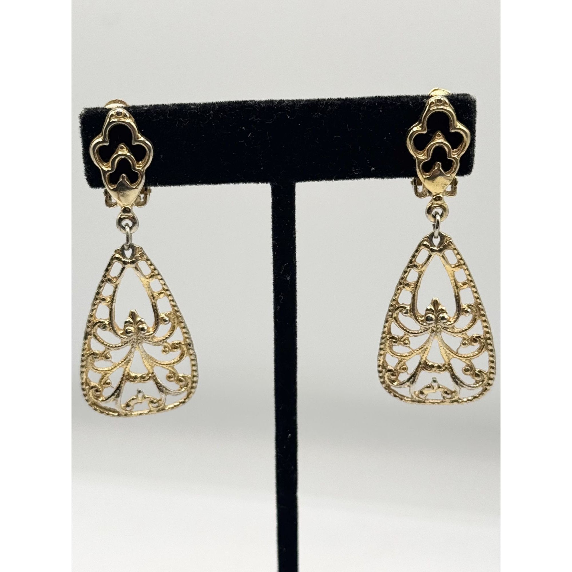 Vintage Vintage Gold Tone Filigree Lightweight Dangle Clip On Earrin Size ONE SIZE - 4 Thumbnail