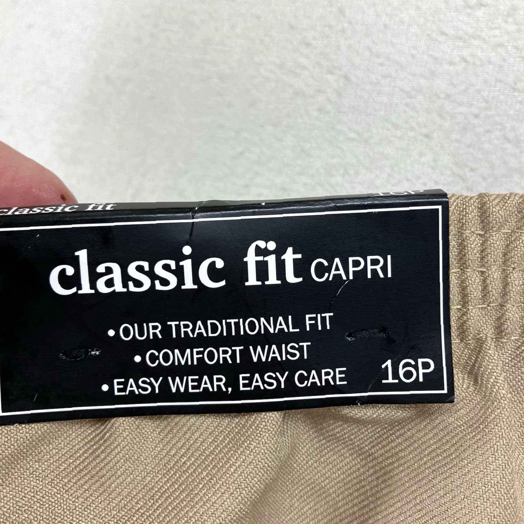 Vintage Alfred Dunner Capri Pants Womens 16P Tan High Rise Pull On Career NWT Capri Pants Womens 16P Tan High Rise Pull On Career NWT Size 38" / US 16 / IT 52 - 3 Thumbnail