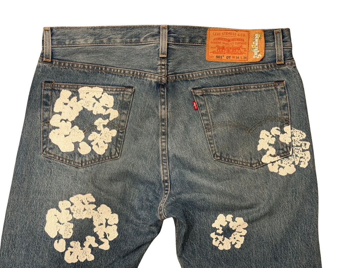 DENIM TEARS DENIM TEARS × Levi’s 501 “Cotton Wreath” Jeans - W34 L34 Size US 34 / EU 50 - 5 Thumbnail