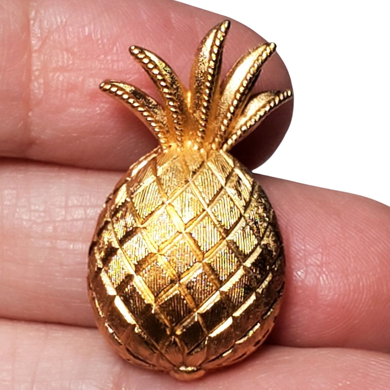 Other Vtg Crown Trifari Mini 1" Pineapple Gold Tone Scatter Pin Size ONE SIZE - 1 Thumbnail