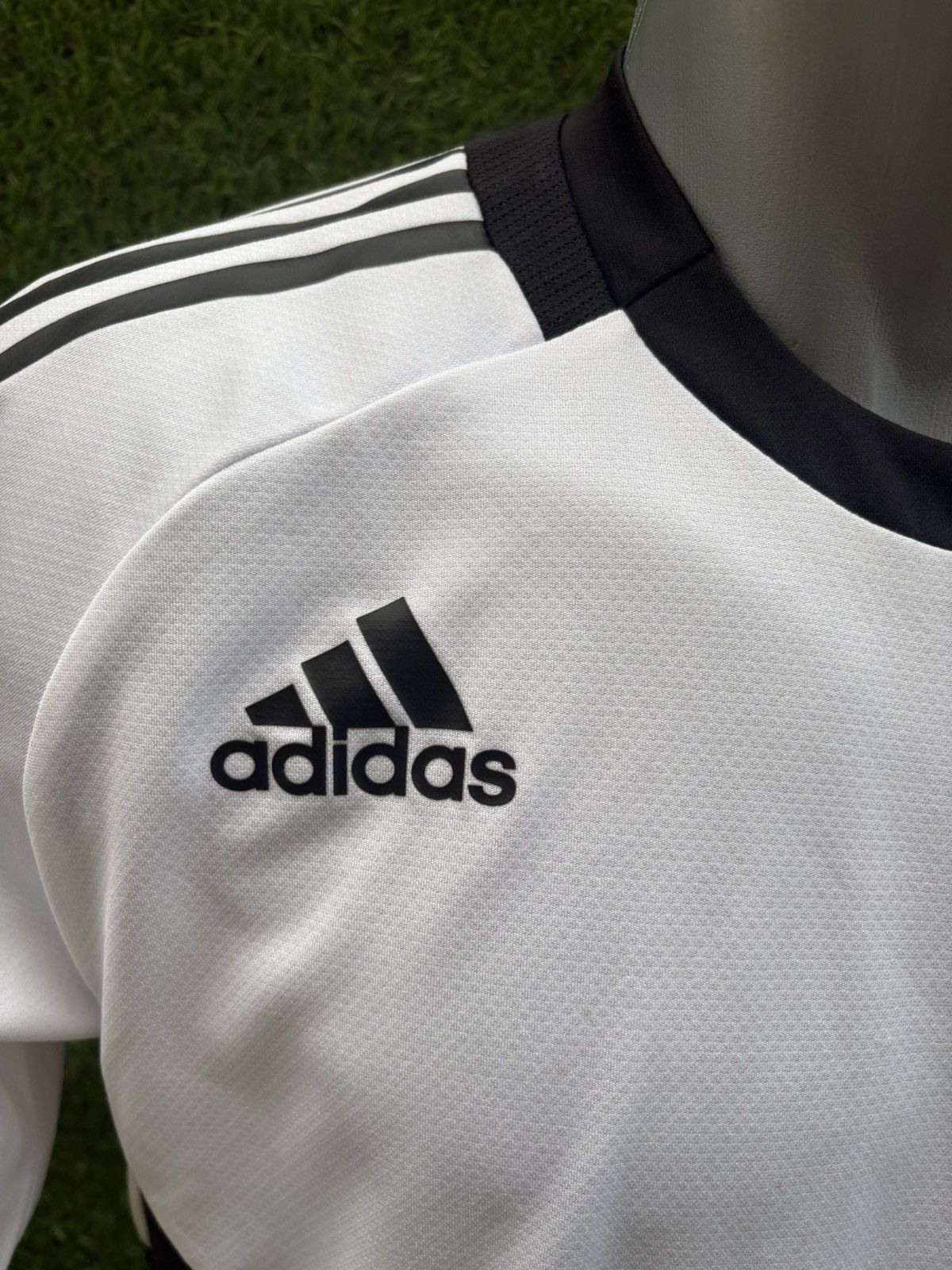 Adidas Jersey training real madrid Size US L / EU 52-54 / 3 - 4 Thumbnail