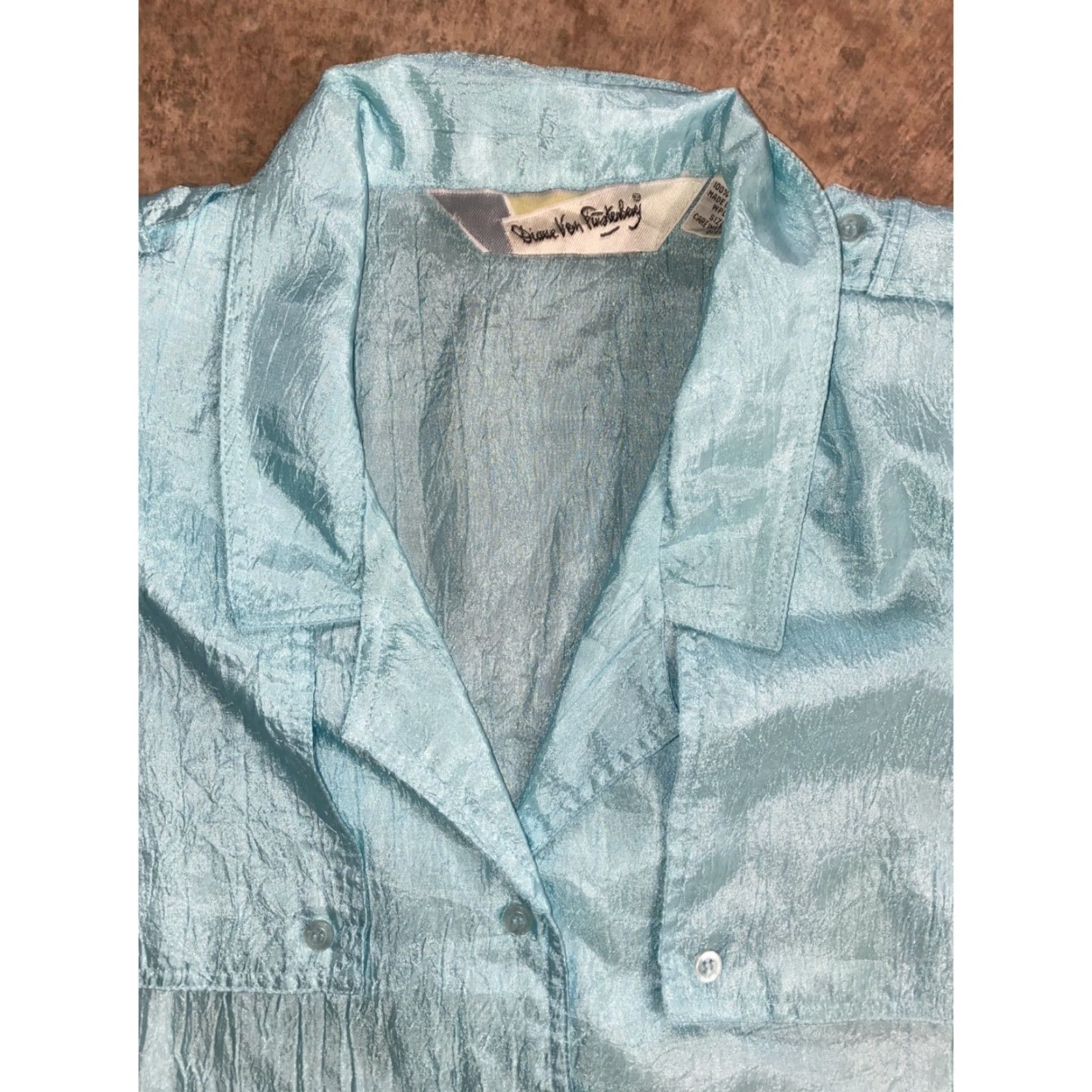 Diane von Furstenberg VINTAGE Diane von Furstenberg Teal Button-Down Blouse Women's Size S Size S / US 4 / IT 40 - 2 Thumbnail