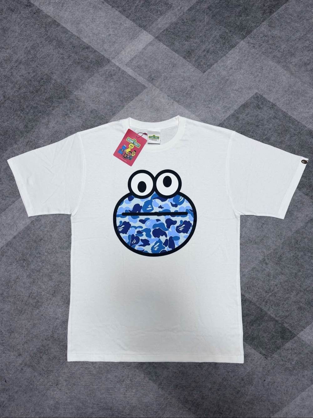 Bape A BATHING APE x Sesame Street Logo T-Shirt Size XL Size US XL / EU 56 / 4 - 1 Thumbnail