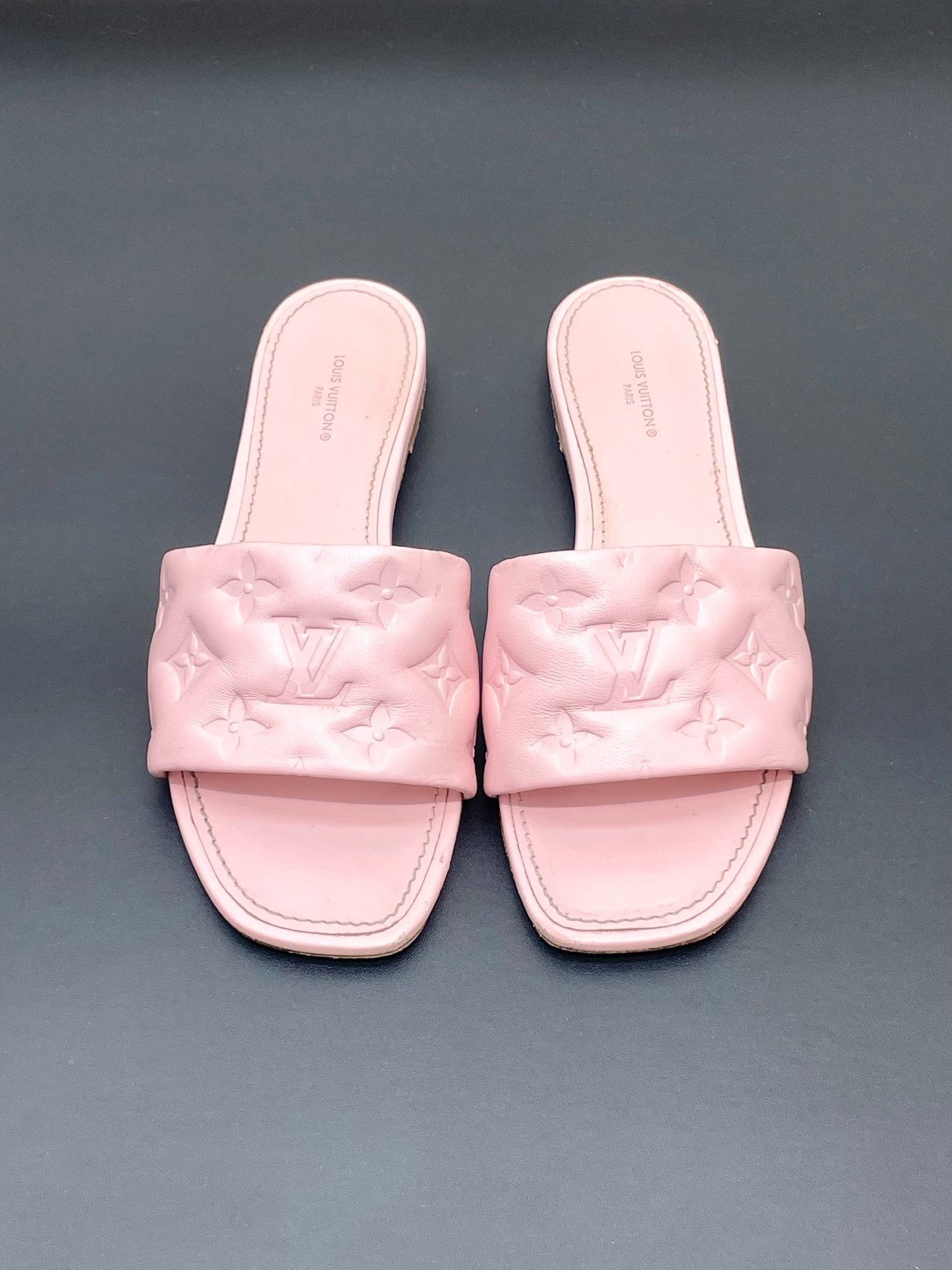Louis Vuitton Louis Vuitton Pink Slippers Size US 7 / IT 37 - 1 Thumbnail