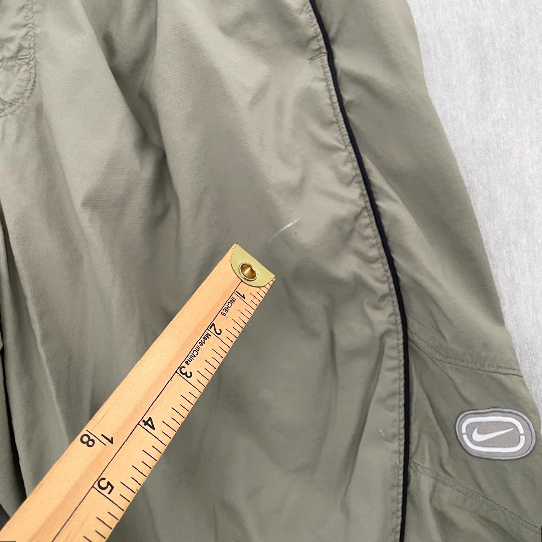 Nike VINTAGE Nike Shorts Adult Large Tan Lined Swim Trunks Swoosh Logo Mens L Y2K Navy Blue Beige Polyester Nylon Blended Fabric Size US 33 - 6 Thumbnail