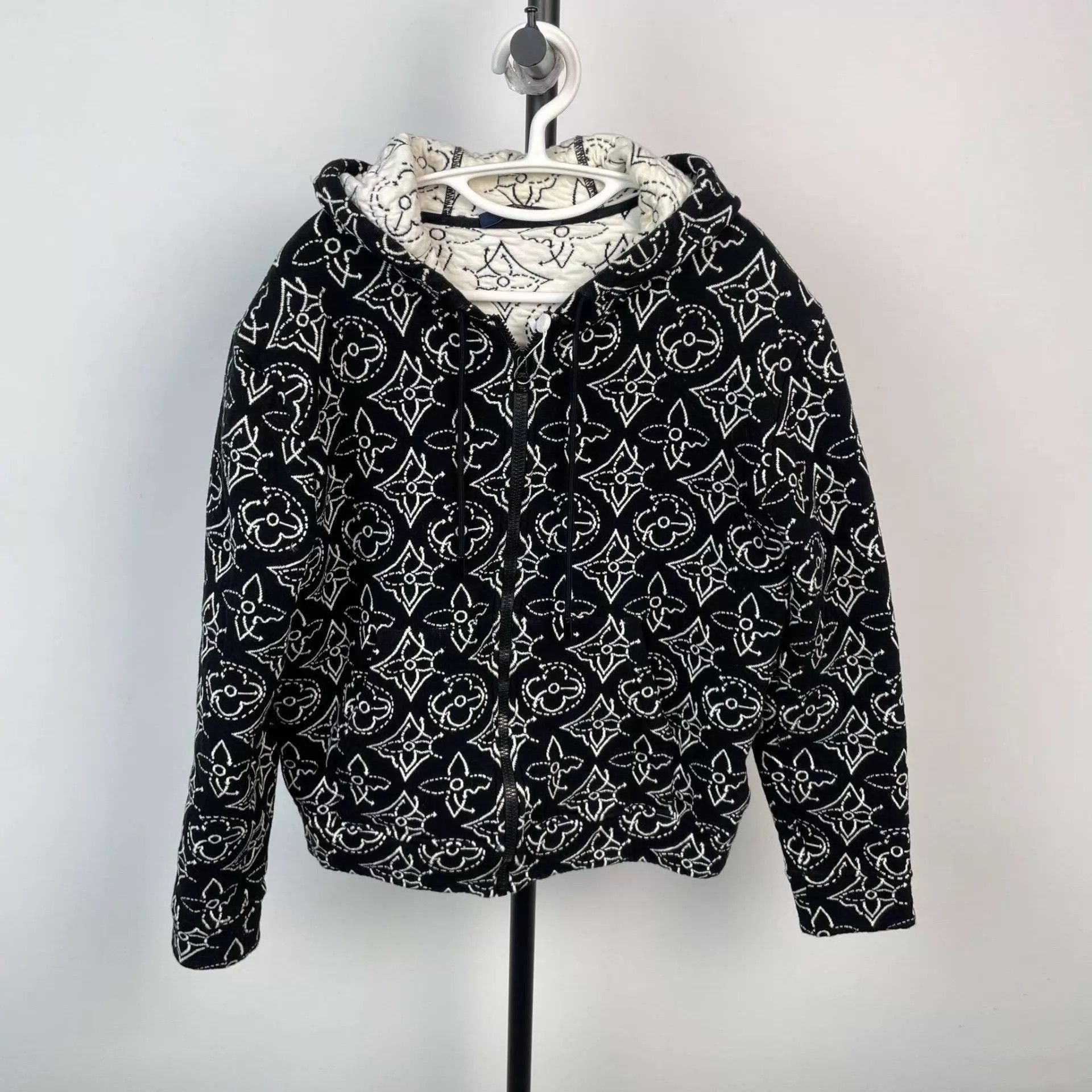 Louis Vuitton LV cardigan black S 21 Size S / US 4 / IT 40 - 1 Thumbnail