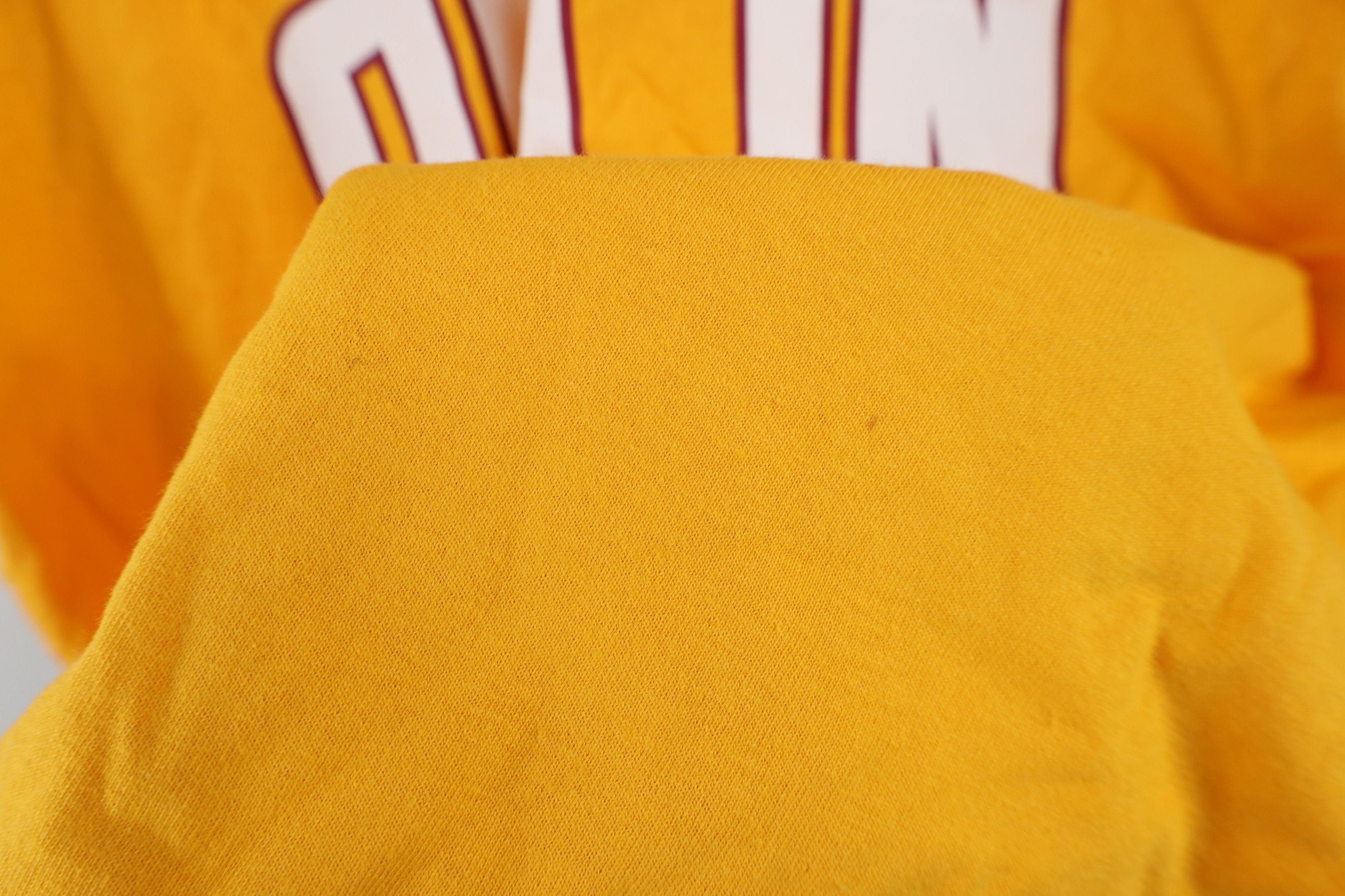 Vintage Y2K 2016 Cavaliers Basketball NBA Champions T-Shirt Yellow Size US XL / EU 56 / 4 - 7 Thumbnail