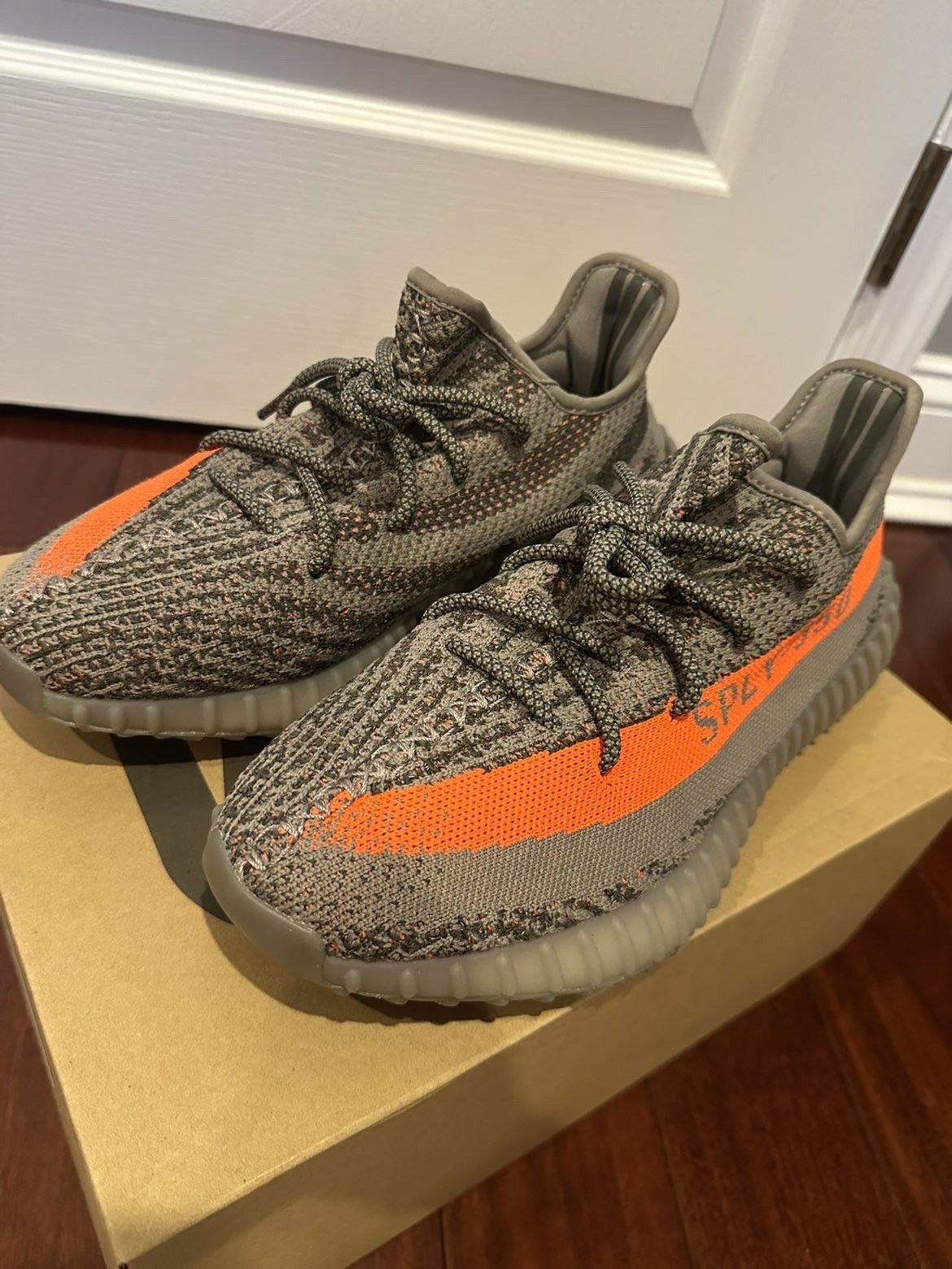 Yeezy Yeezy beluga 9.5 Size US 9.5 / EU 42-43 - 5 Thumbnail