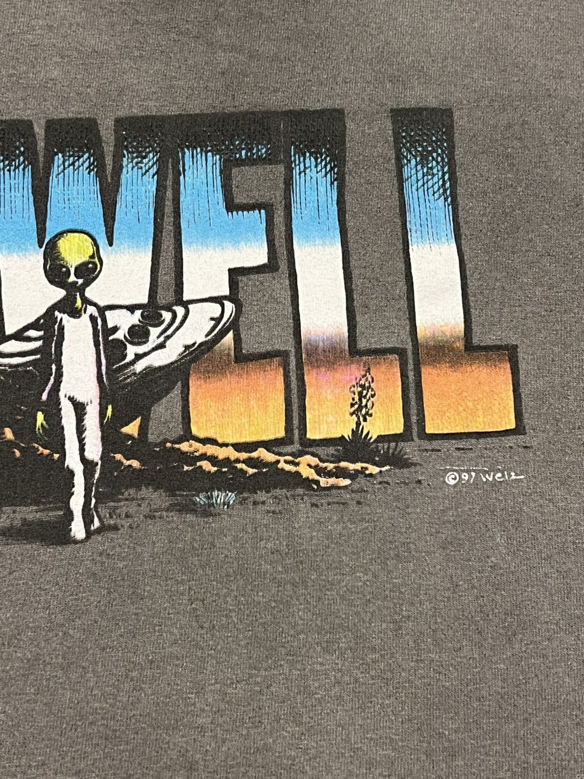 Vintage Vintage 1997 Rosewell Alien Faded Tee Size US L / EU 52-54 / 3 - 3 Thumbnail