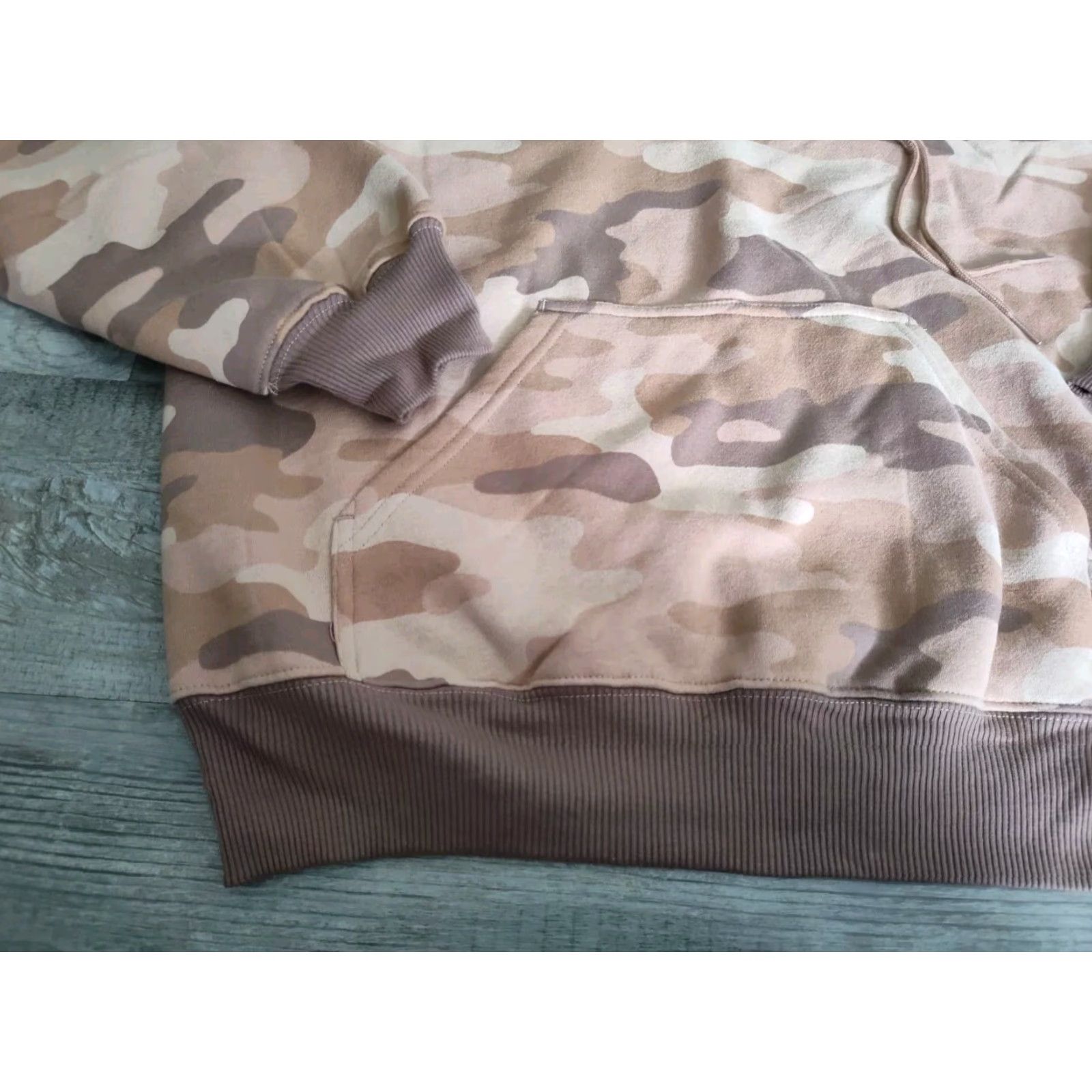 Fabletics Fabletics Forever Fleece Hoodie Teddy Large Camo Latte Sz M Brown Camouflage Fleece Hoodie Pullover Activewear Women Size M Regular Size M / US 6-8 / IT 42-44 - 2 Thumbnail