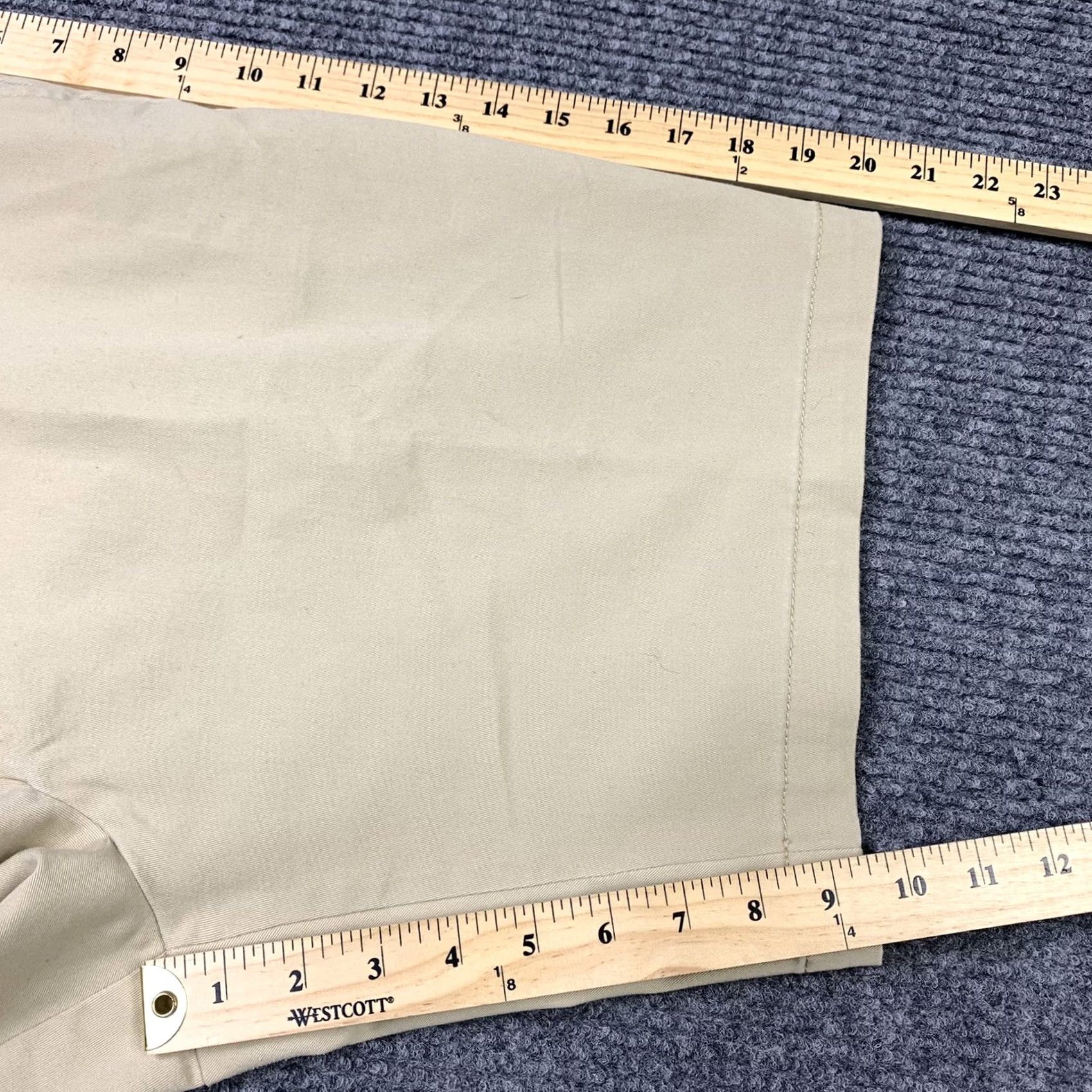 Izod VINTAGE Izod Mens Size 38 Khaki Flat Front Chino Shorts Casual Classy Dressy Golf Size US 38 / EU 54 - 5 Thumbnail
